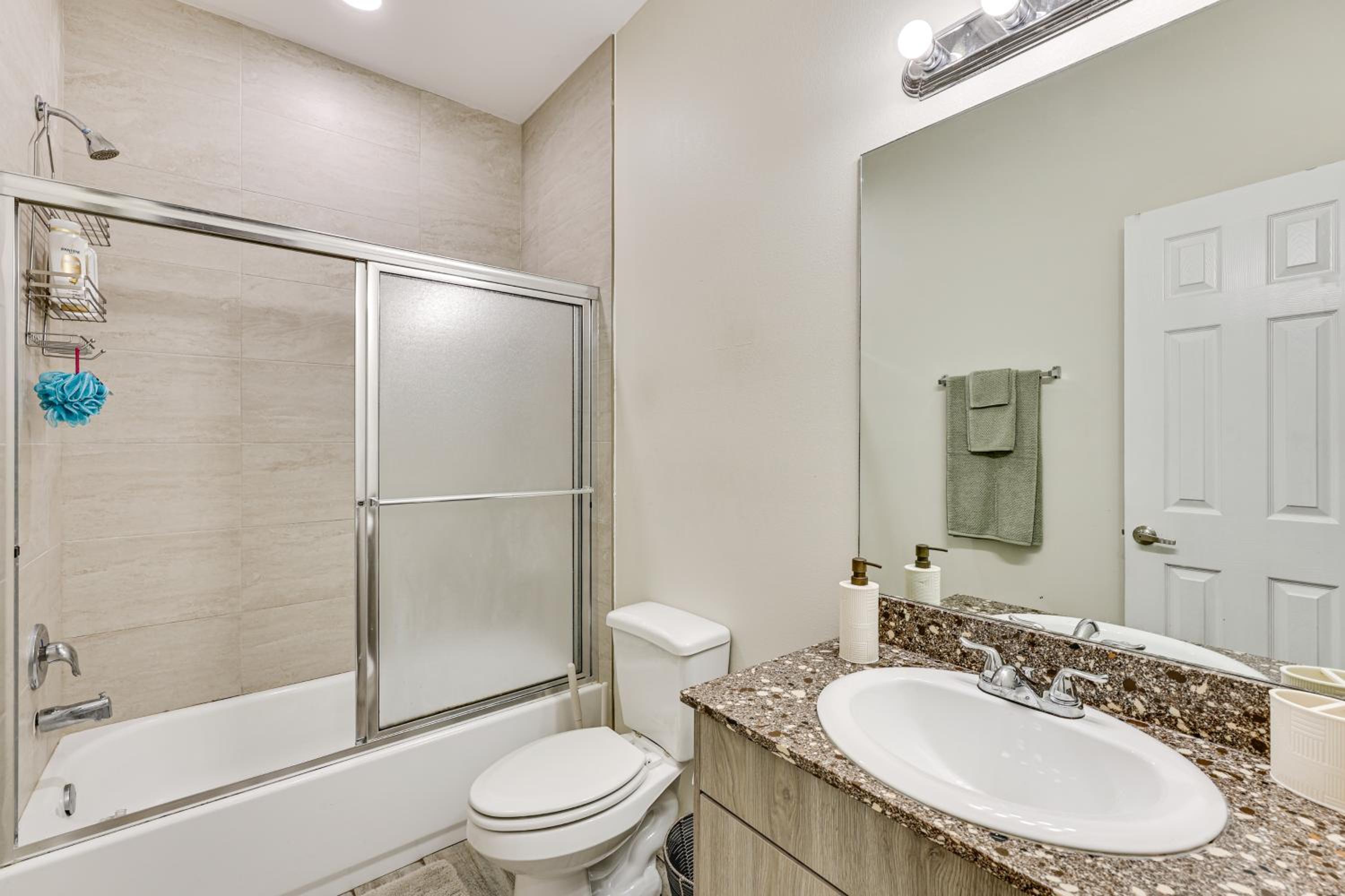 2 Mi to DHR Health Commuter-Friendly Pharr Apt