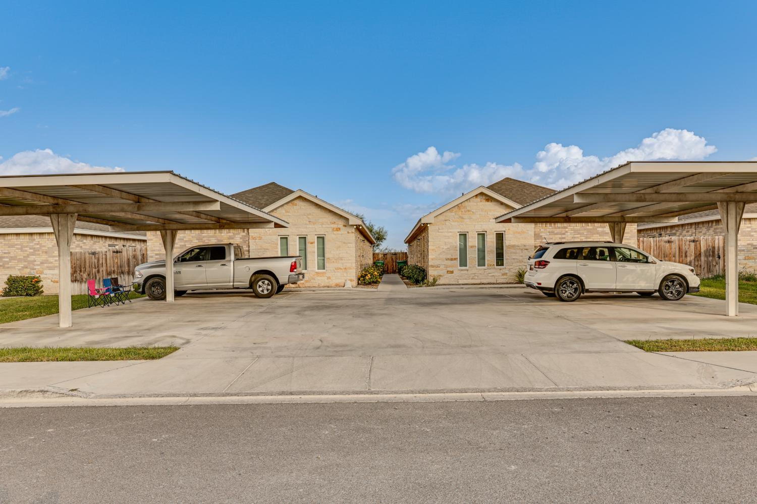 2 Mi to DHR Health Commuter-Friendly Pharr Apt