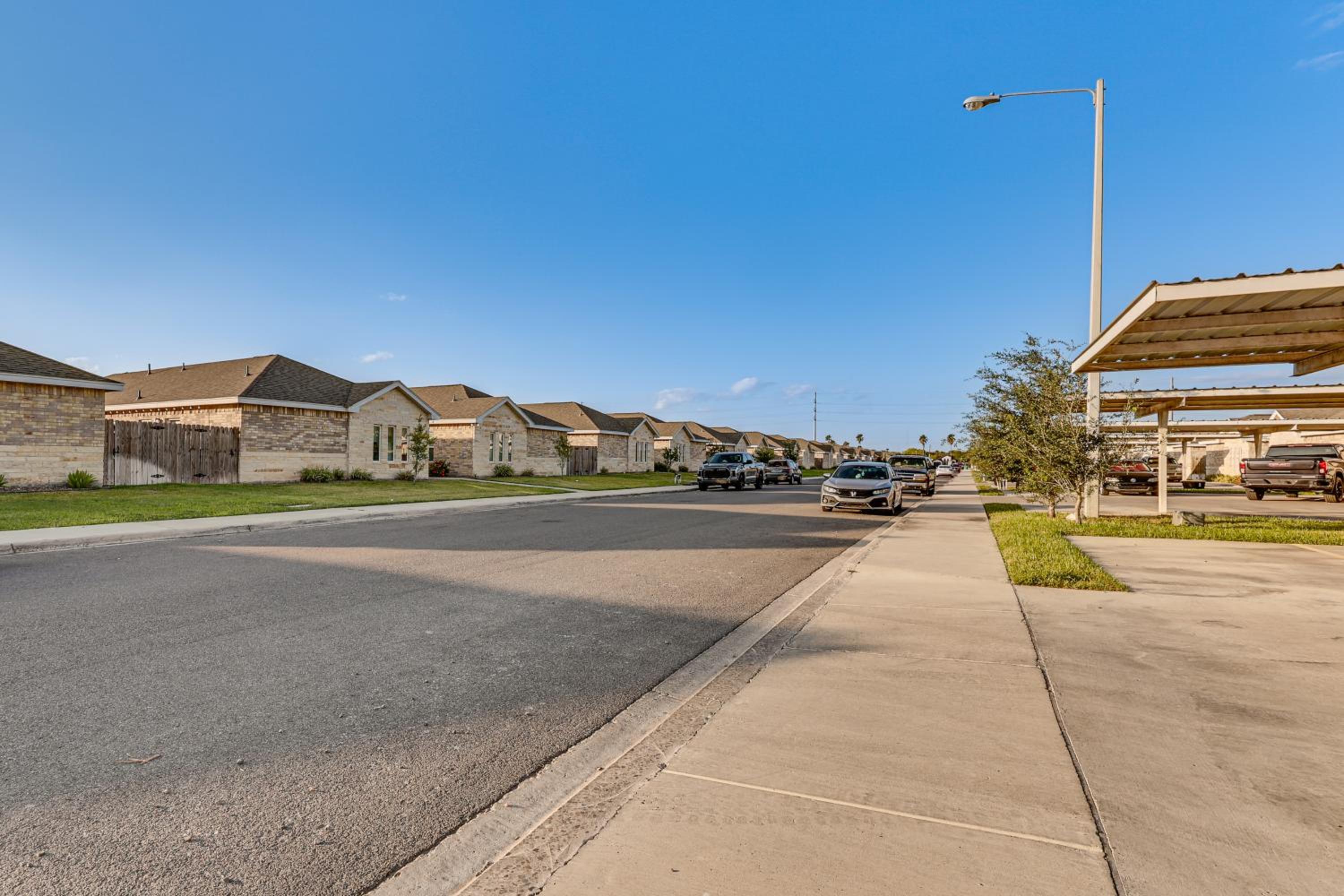 2 Mi to DHR Health Commuter-Friendly Pharr Apt