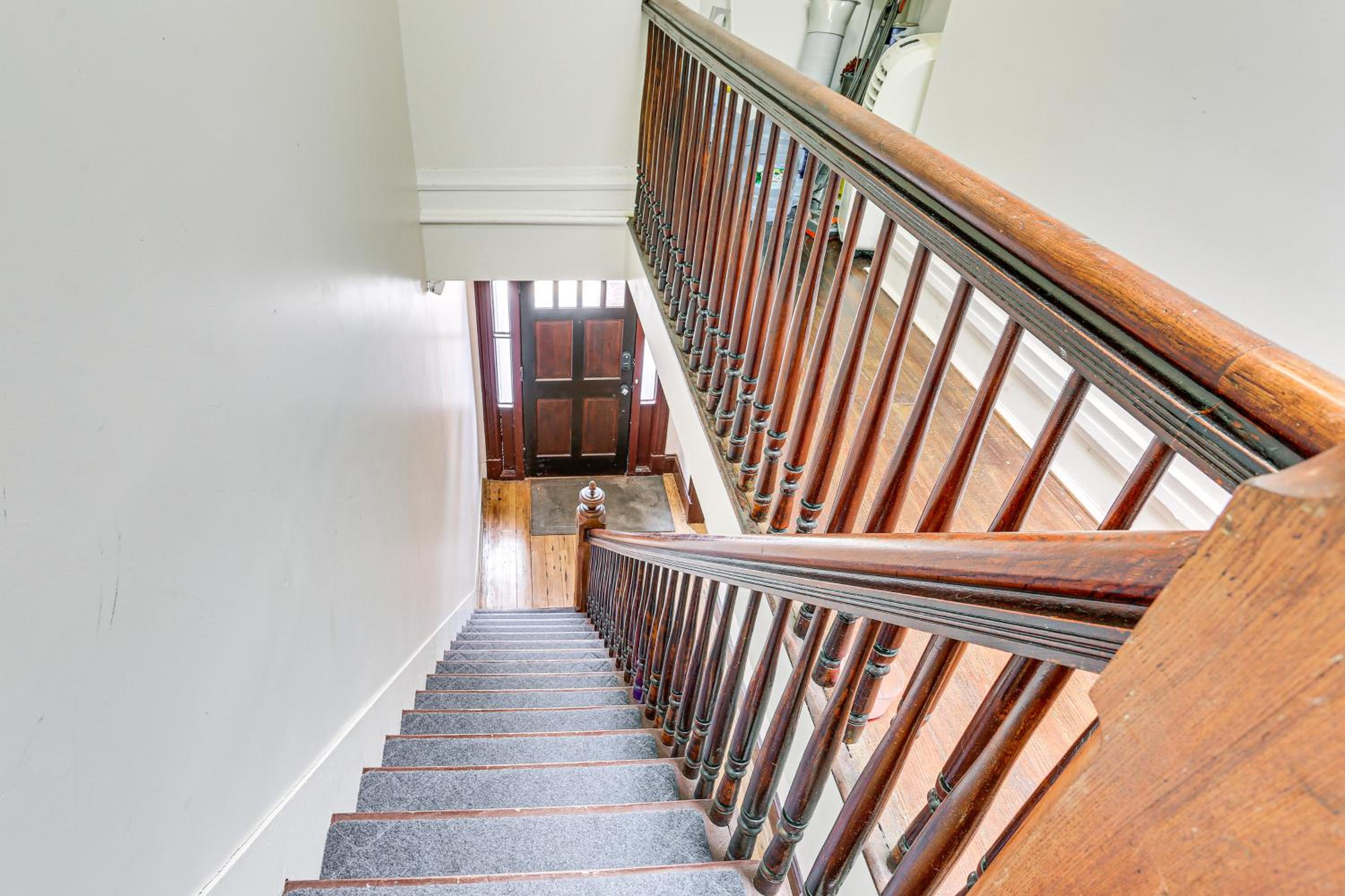 Explore and Work! Stylish Washington Heights Duplex