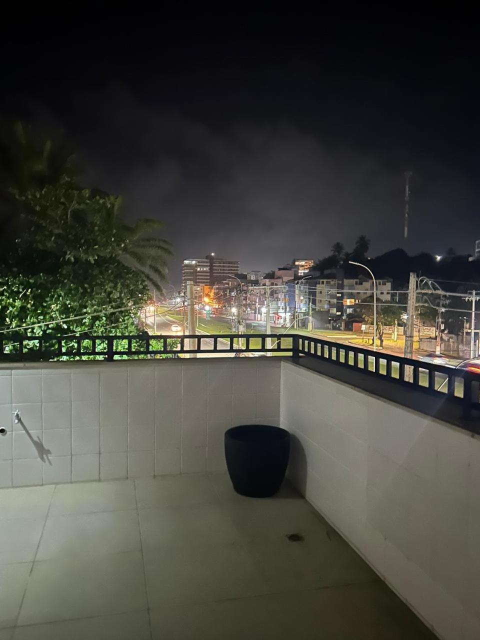Cobertura pé na areia, 3 suítes e área externa