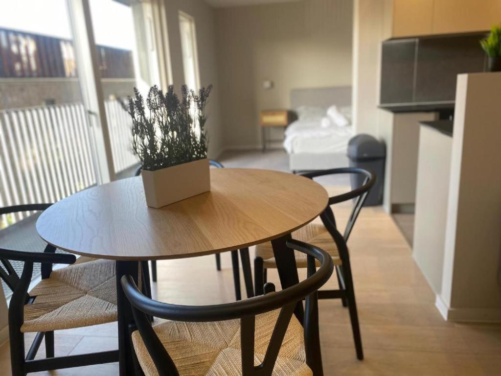 Joyful Group - Deansgate 2BR Chic City Gardens Apartment