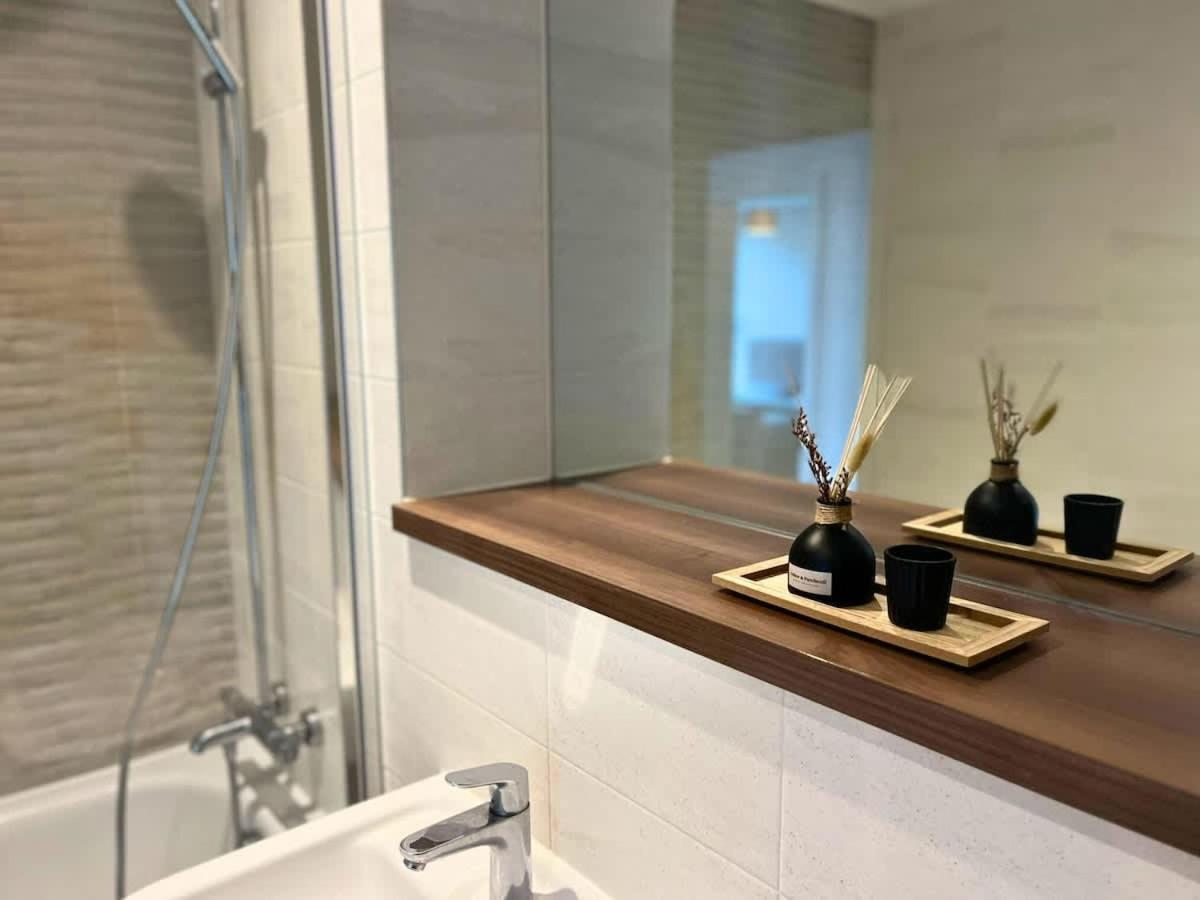 Joyful Group - Deansgate 2BR Chic City Gardens Apartment