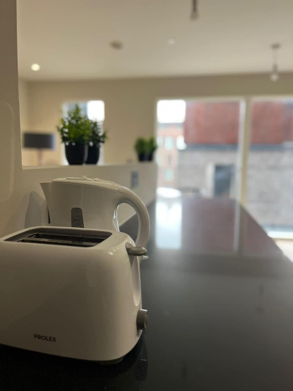 Joyful Group - Deansgate 2BR Chic City Gardens Apartment