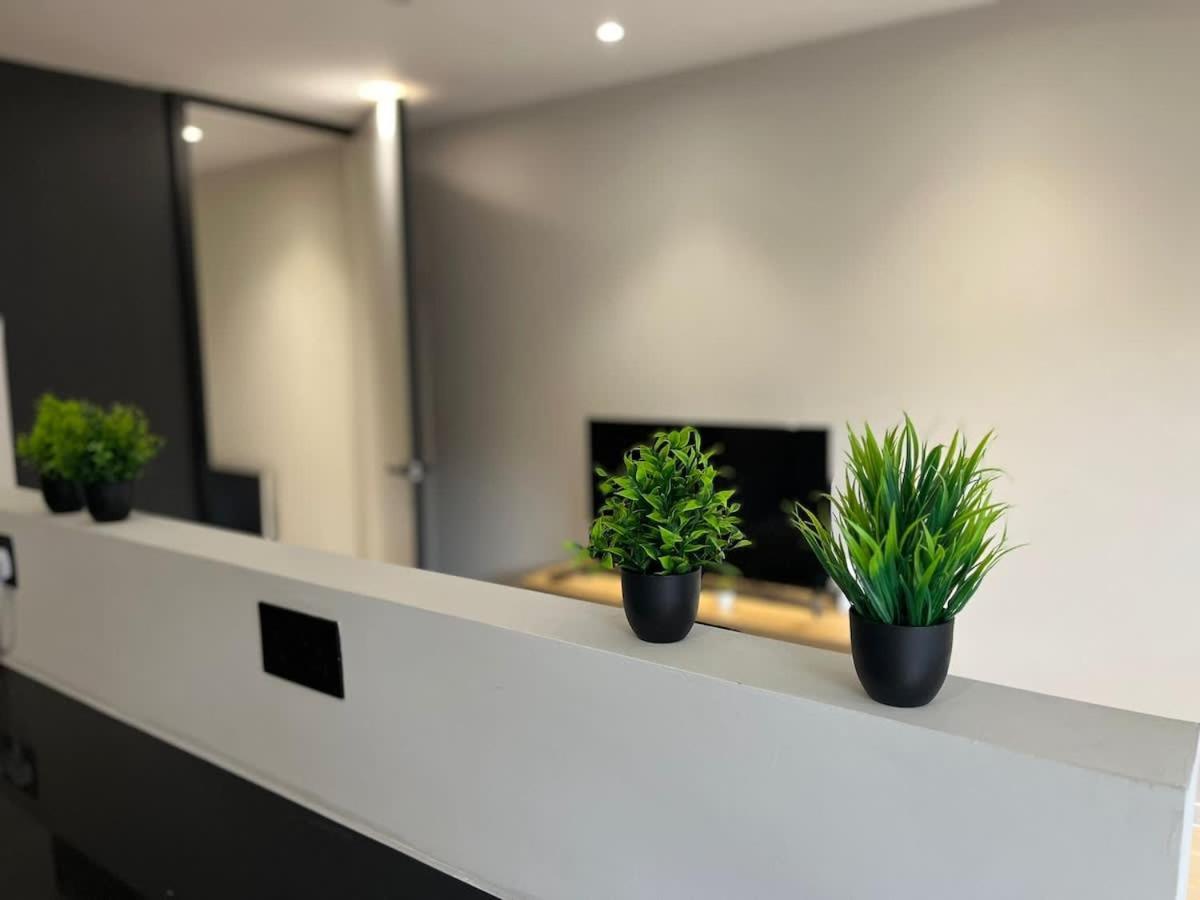 Joyful Group - Deansgate 2BR Chic City Gardens Apartment