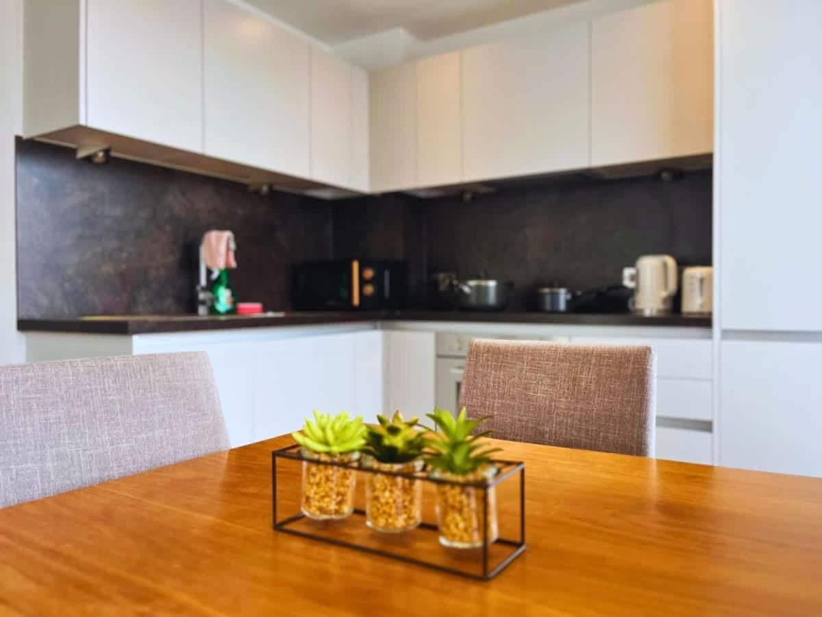 Joyful Group - Deansgate 2BR Chic City Gardens Apartment