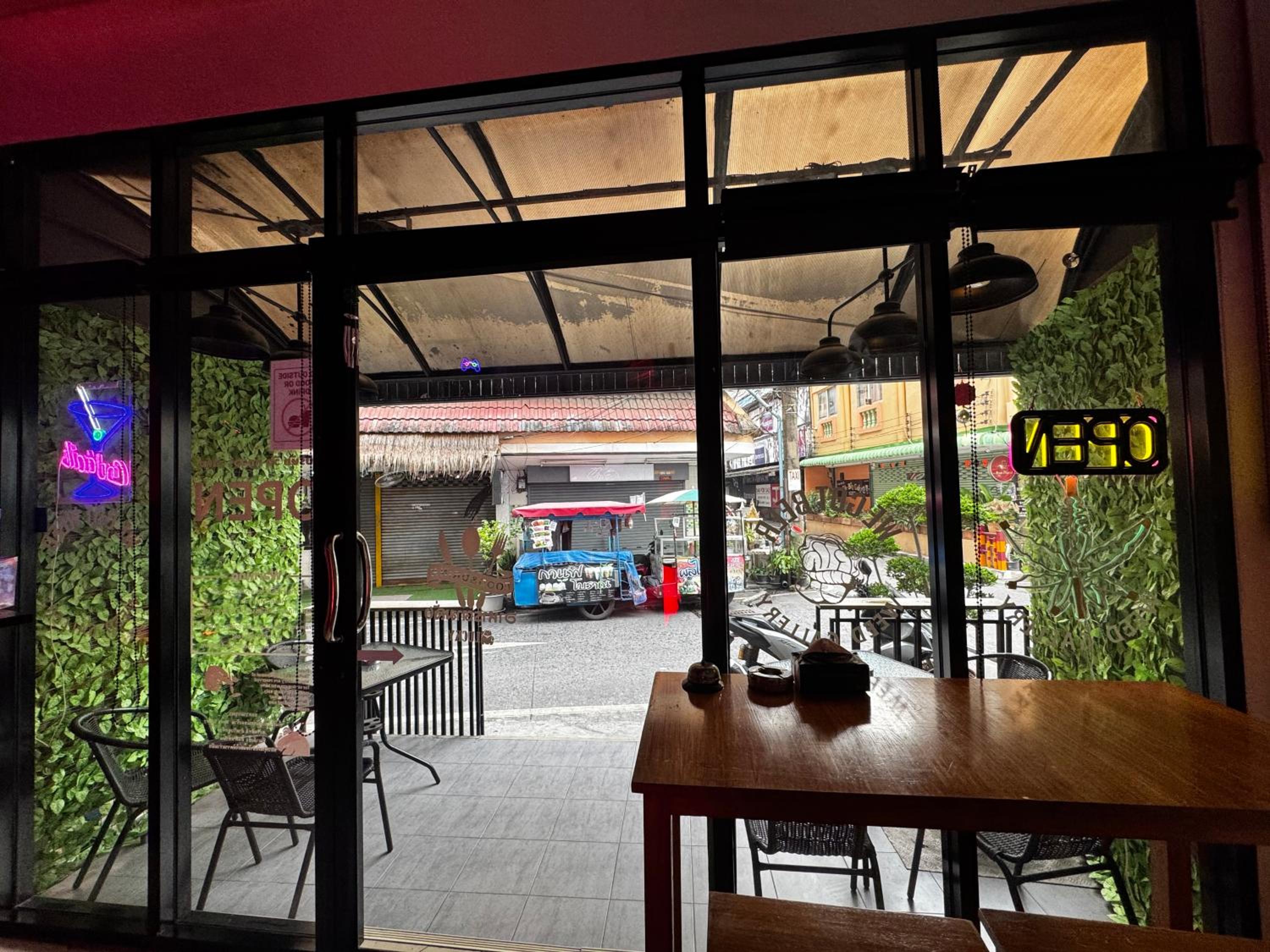 W33d Gallery Pattaya
