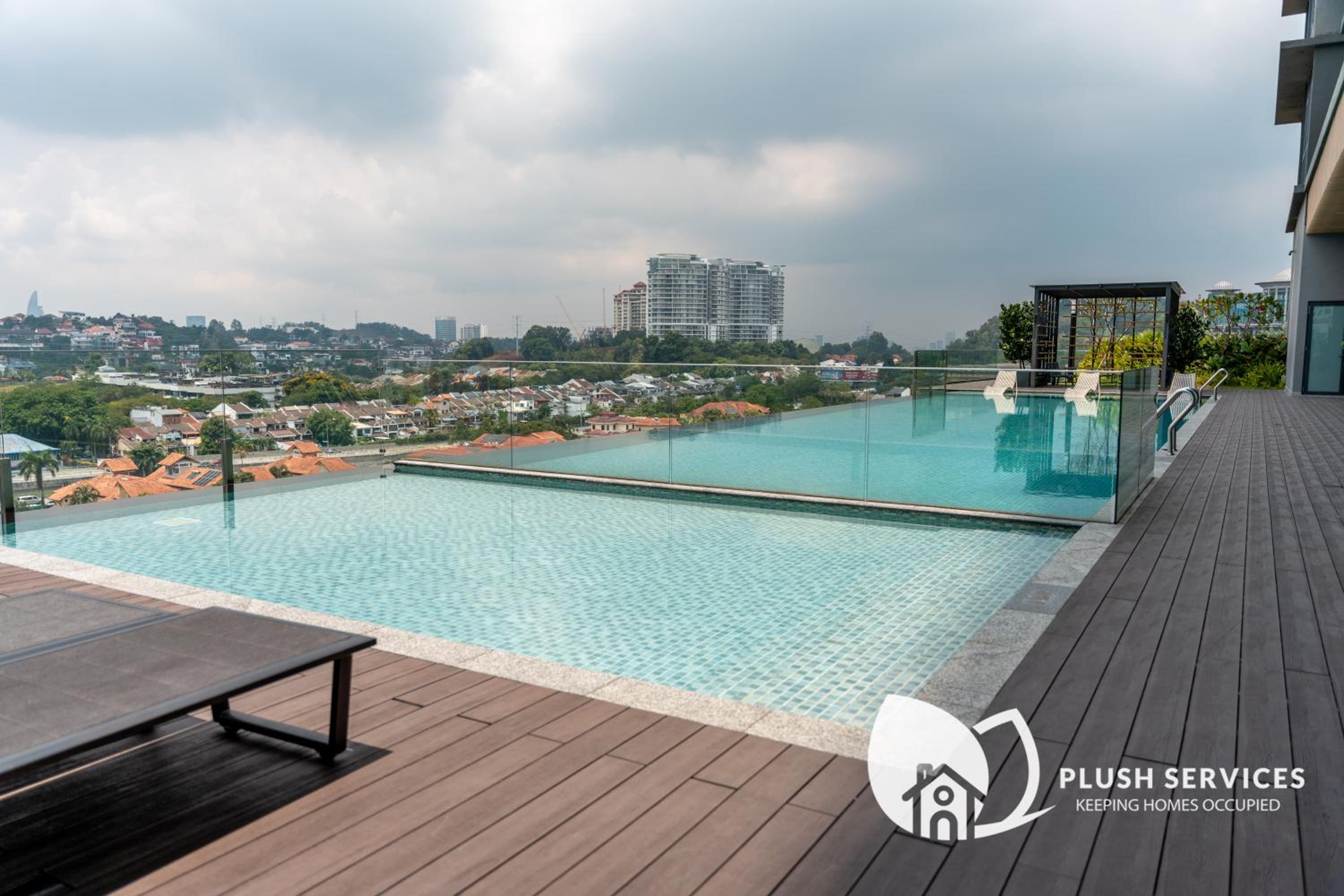 Societe Suites Hartamas by Plush
