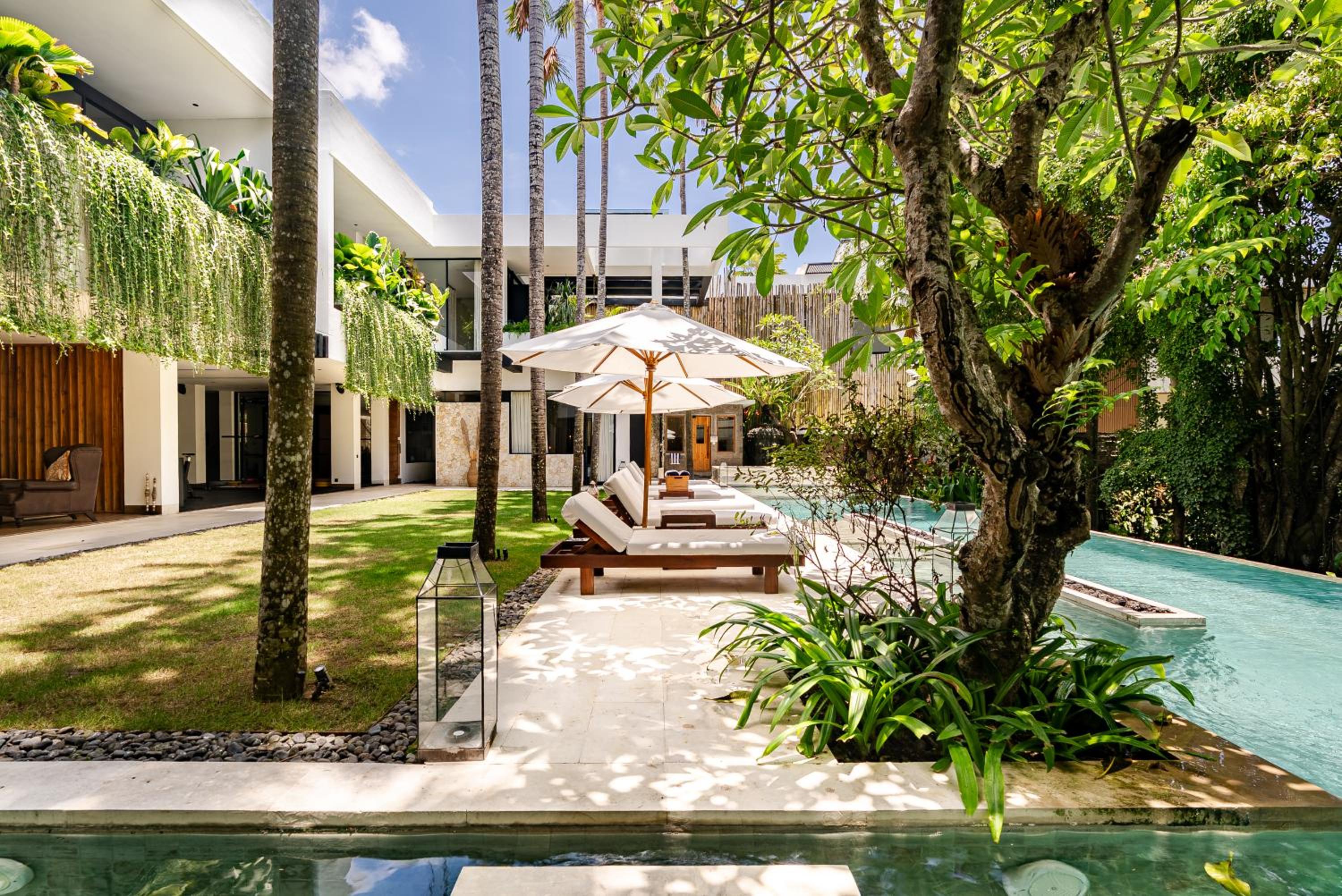 Villa Zeno Arete Pererenan 6 Bedroom , Ice Bath, Sauna and Gym