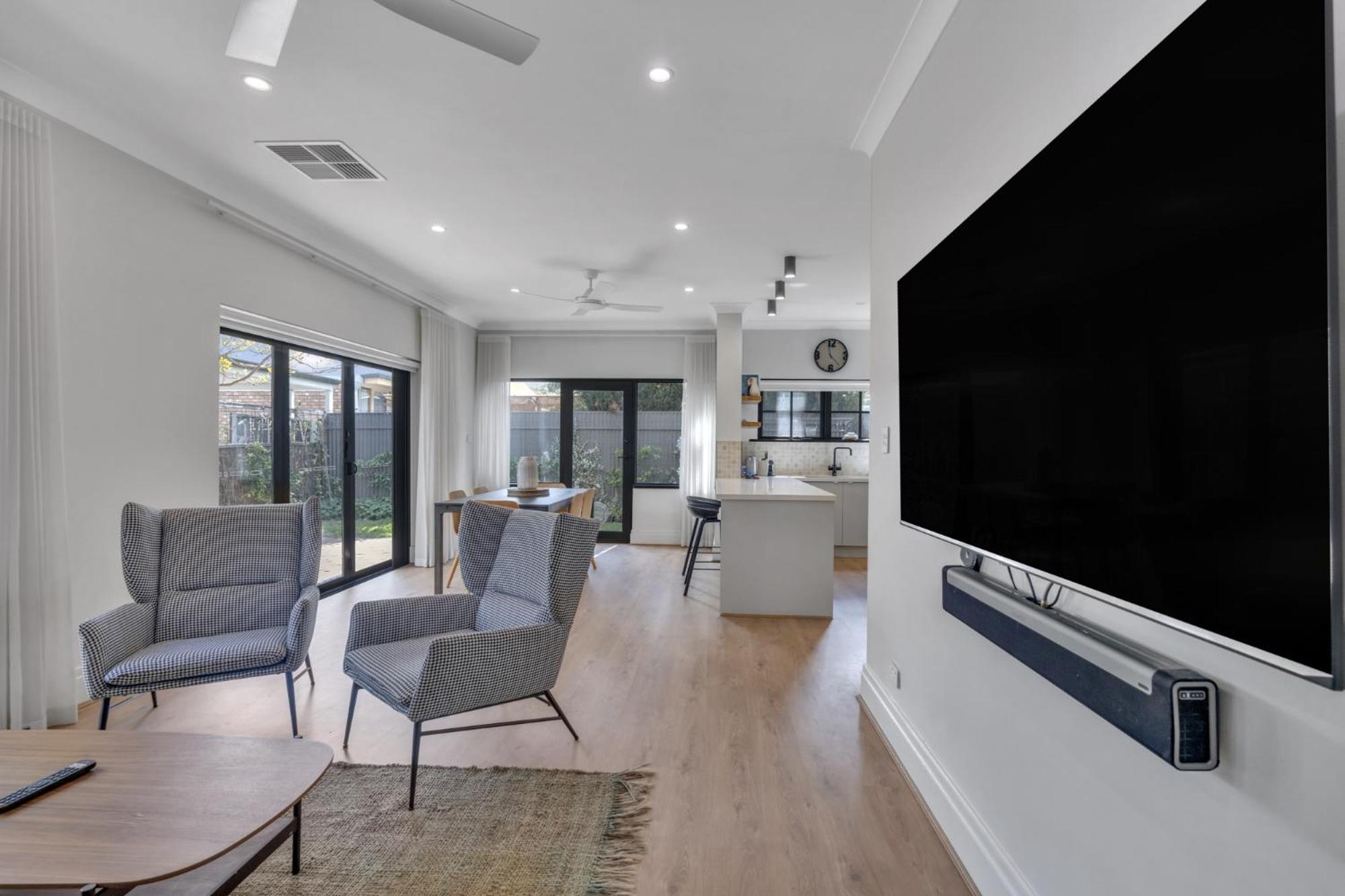 Family Retreat with Balcony and Courtyard
