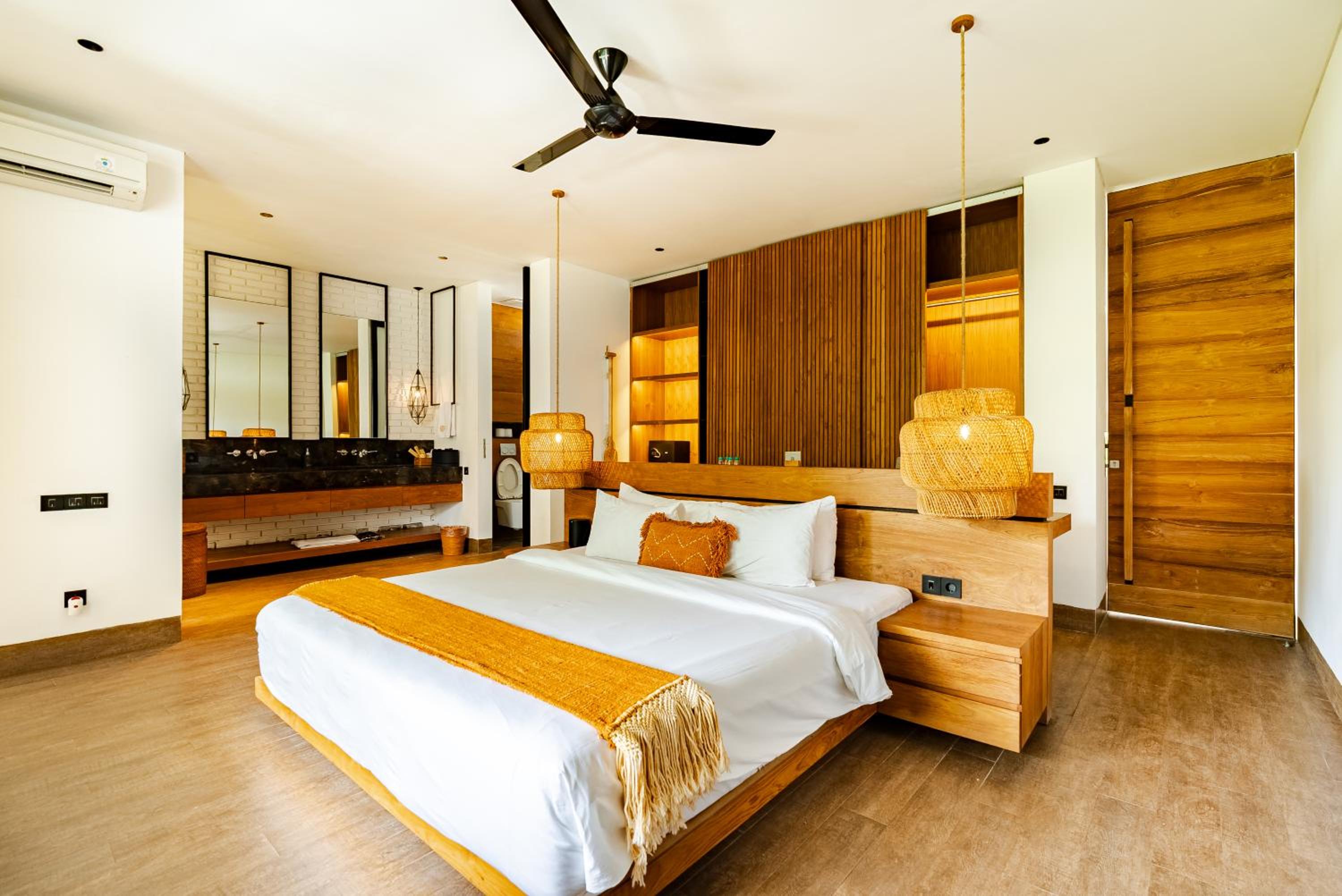 Villa Zeno Arete Pererenan 6 Bedroom , Ice Bath, Sauna and Gym