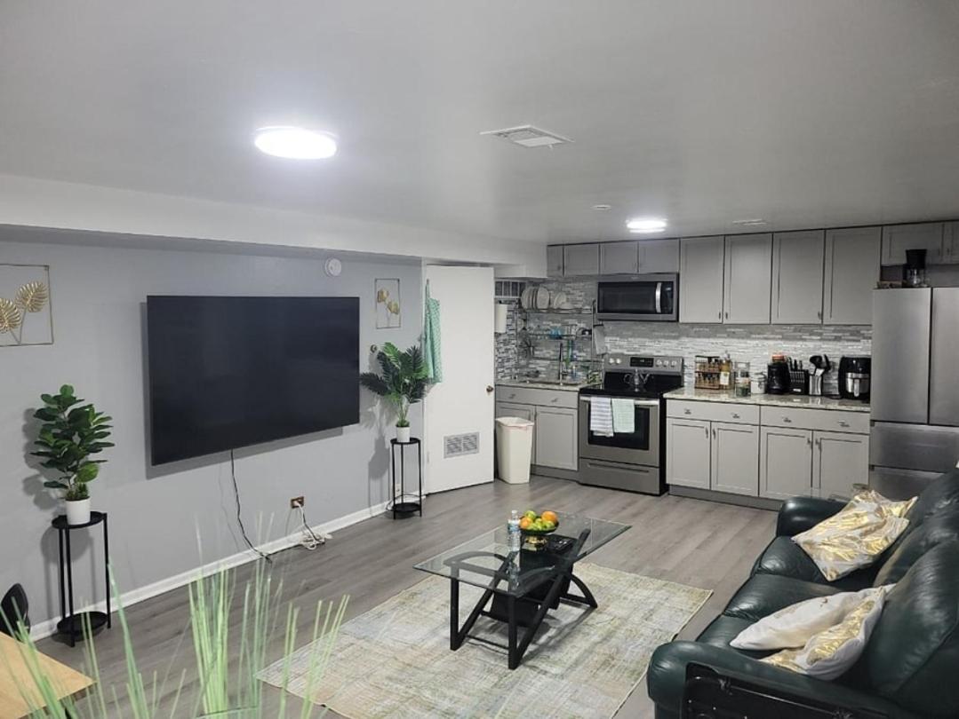 Garden Apartment Near Northwestern