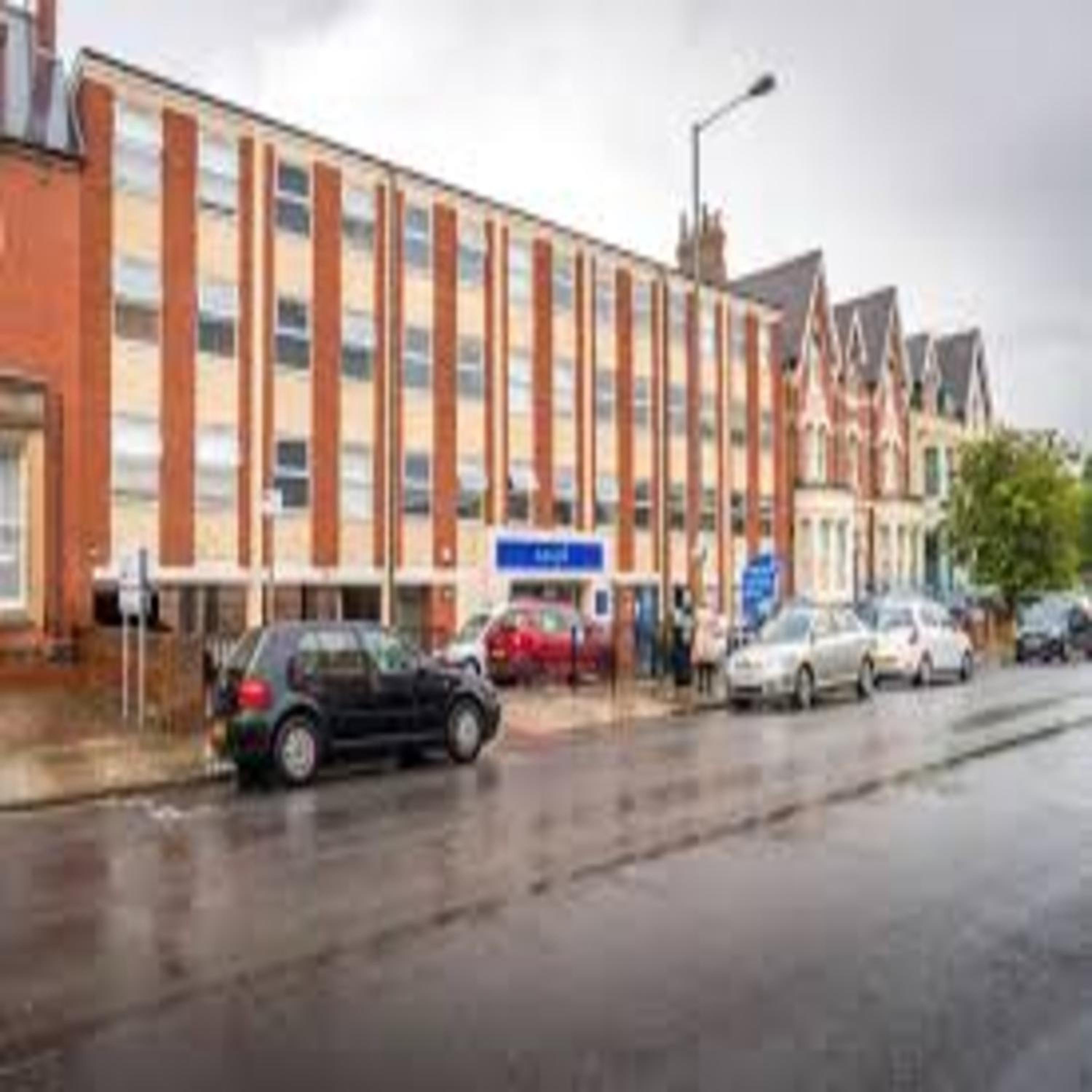 Bright & Comfy 3-Bedroom Flat in Kexgill