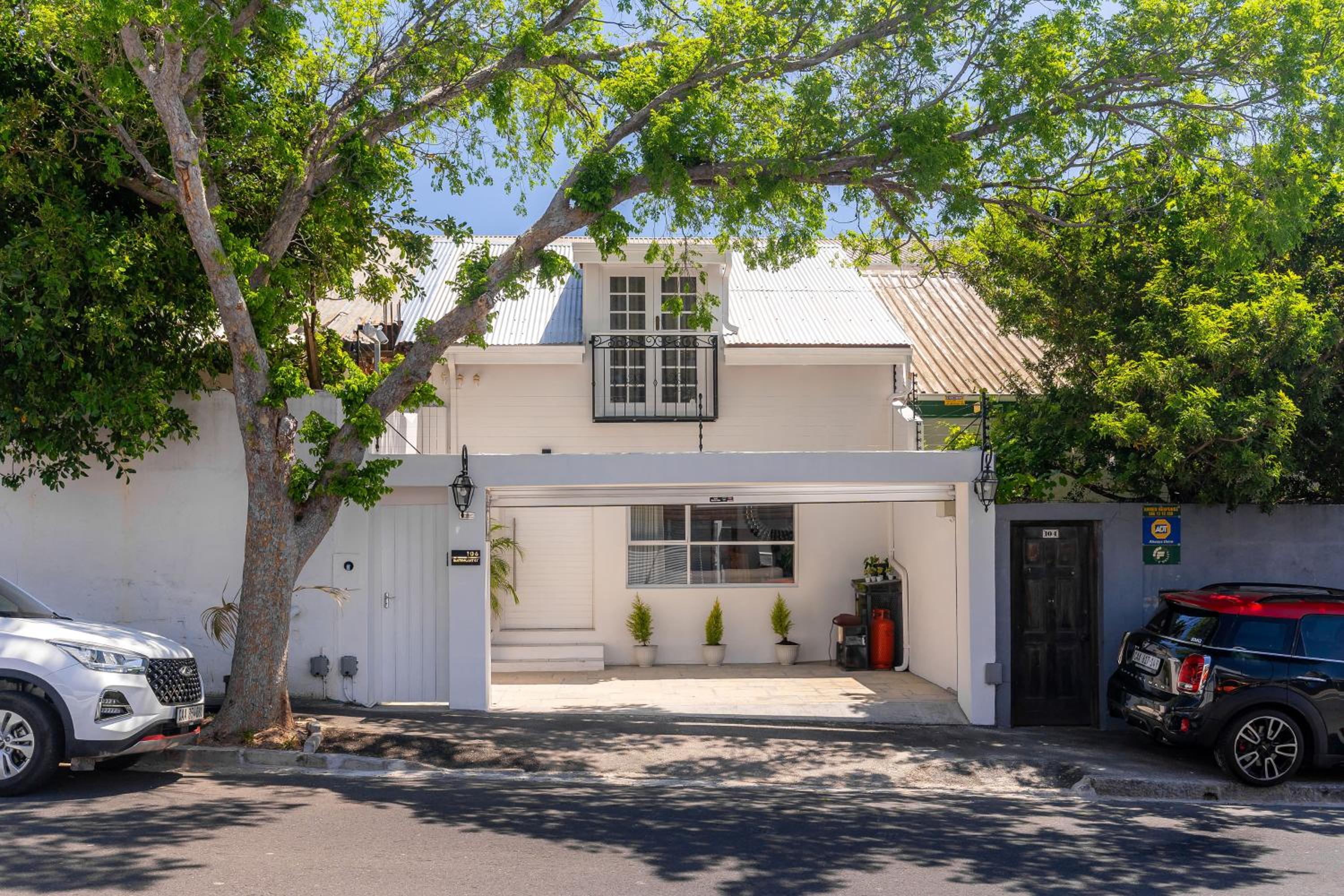 Modern Rustic Gem at the foot of Table Mountain