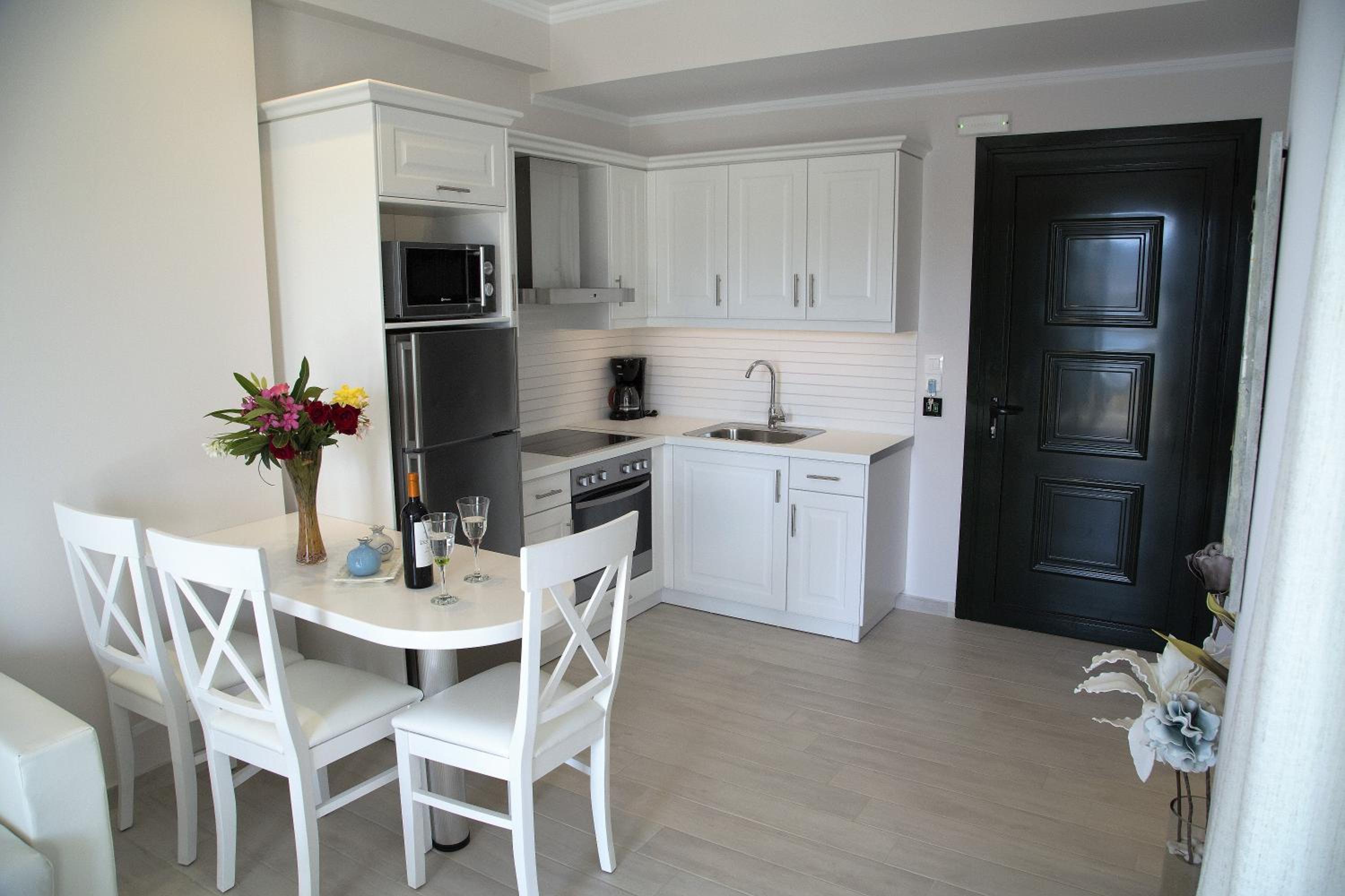 Paralia Luxury Suites