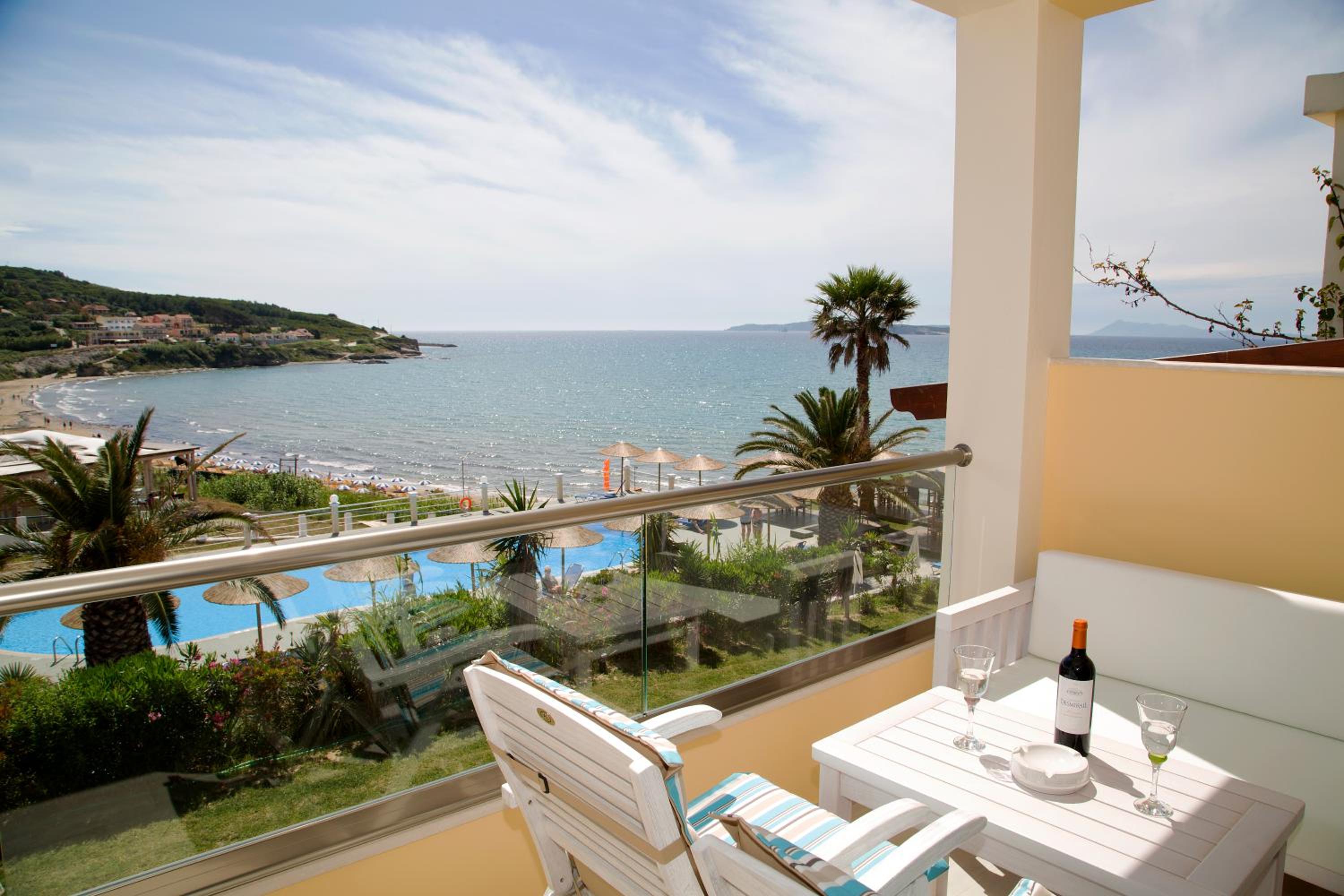 Paralia Luxury Suites
