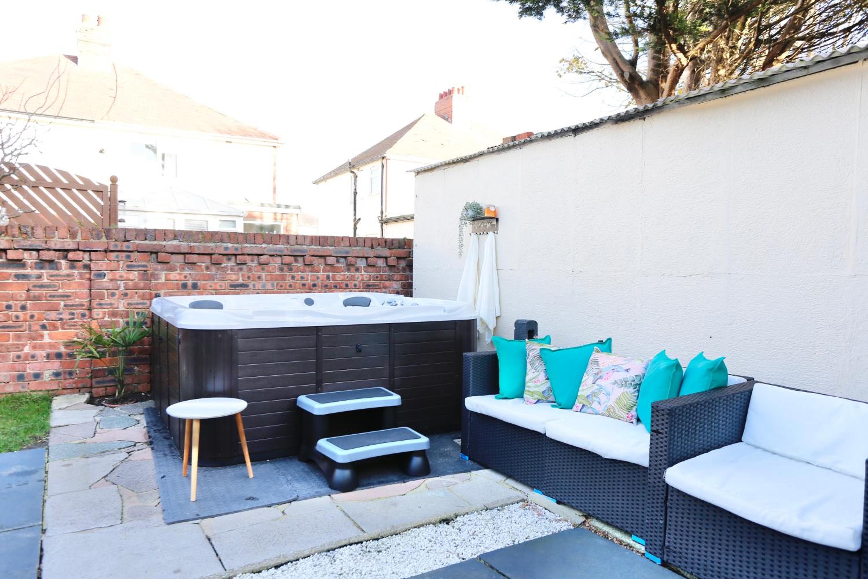 XxHot Tub pleasure beach Sleeps 5 Xx
