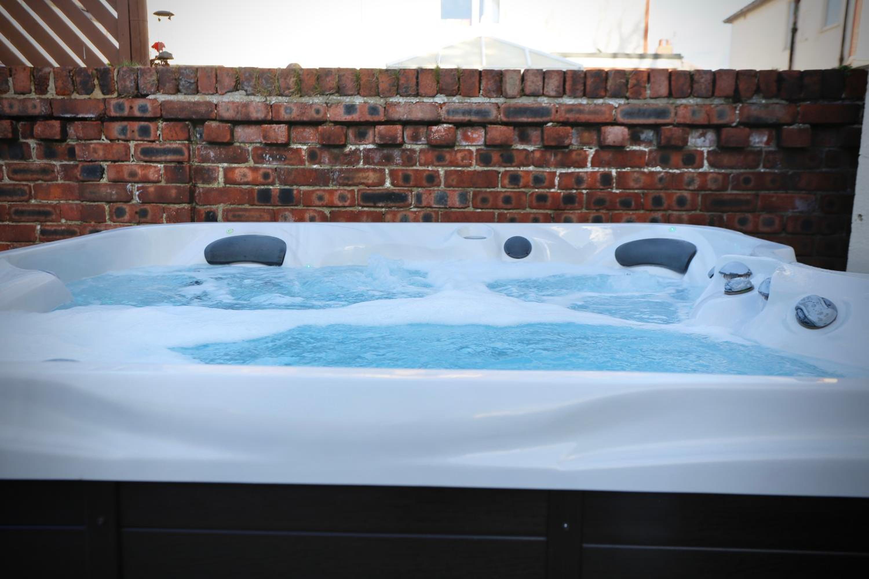 XxHot Tub pleasure beach Sleeps 5 Xx