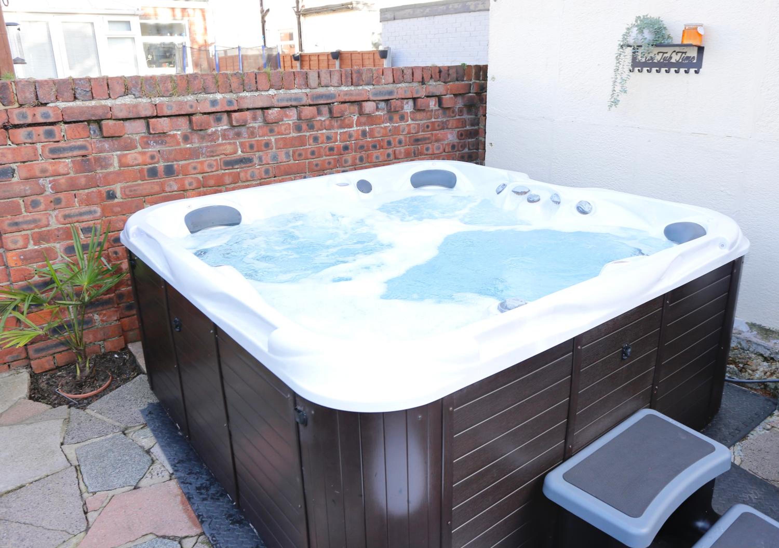 XxHot Tub pleasure beach Sleeps 5 Xx