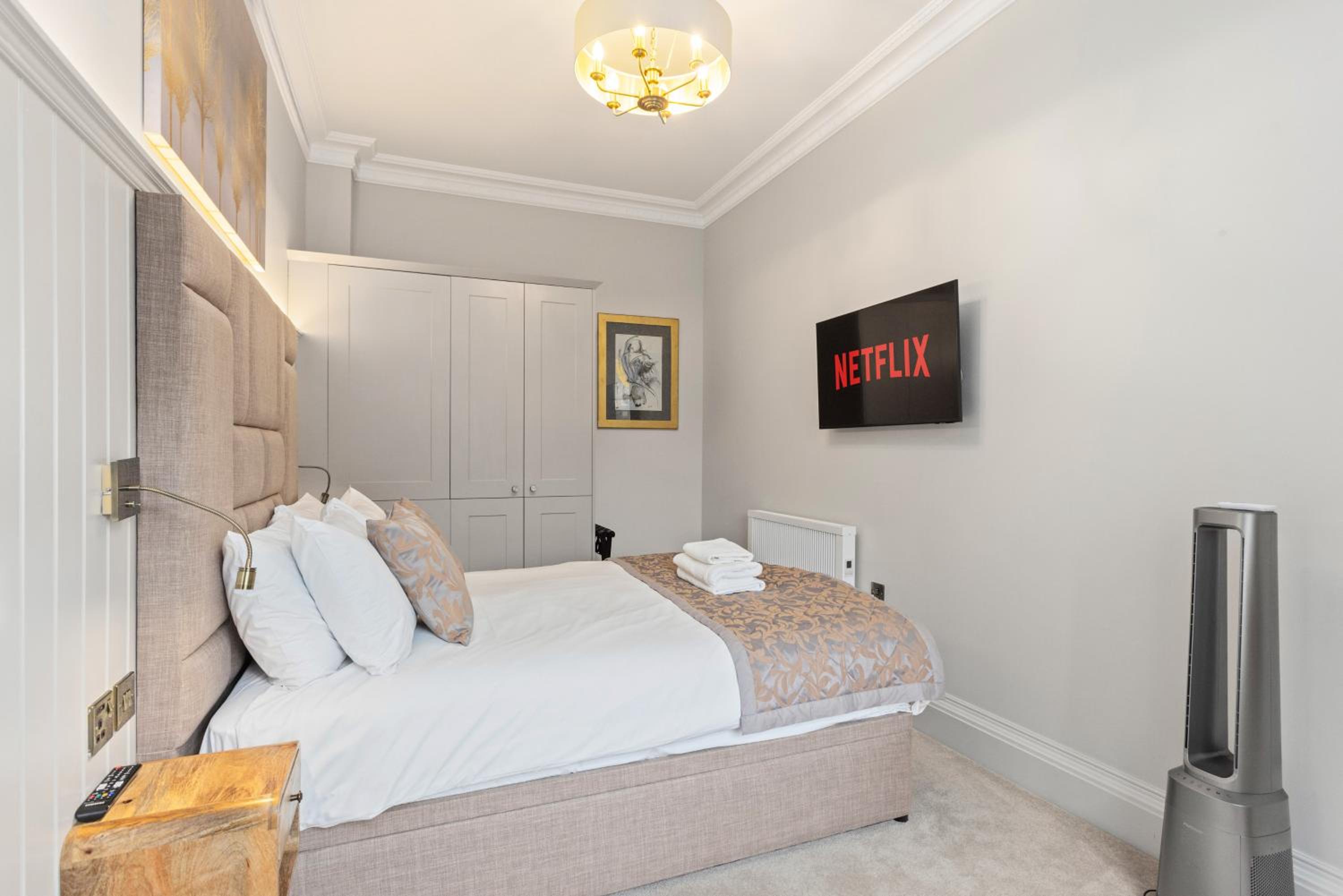 Prime Central Edinburgh 1 bed