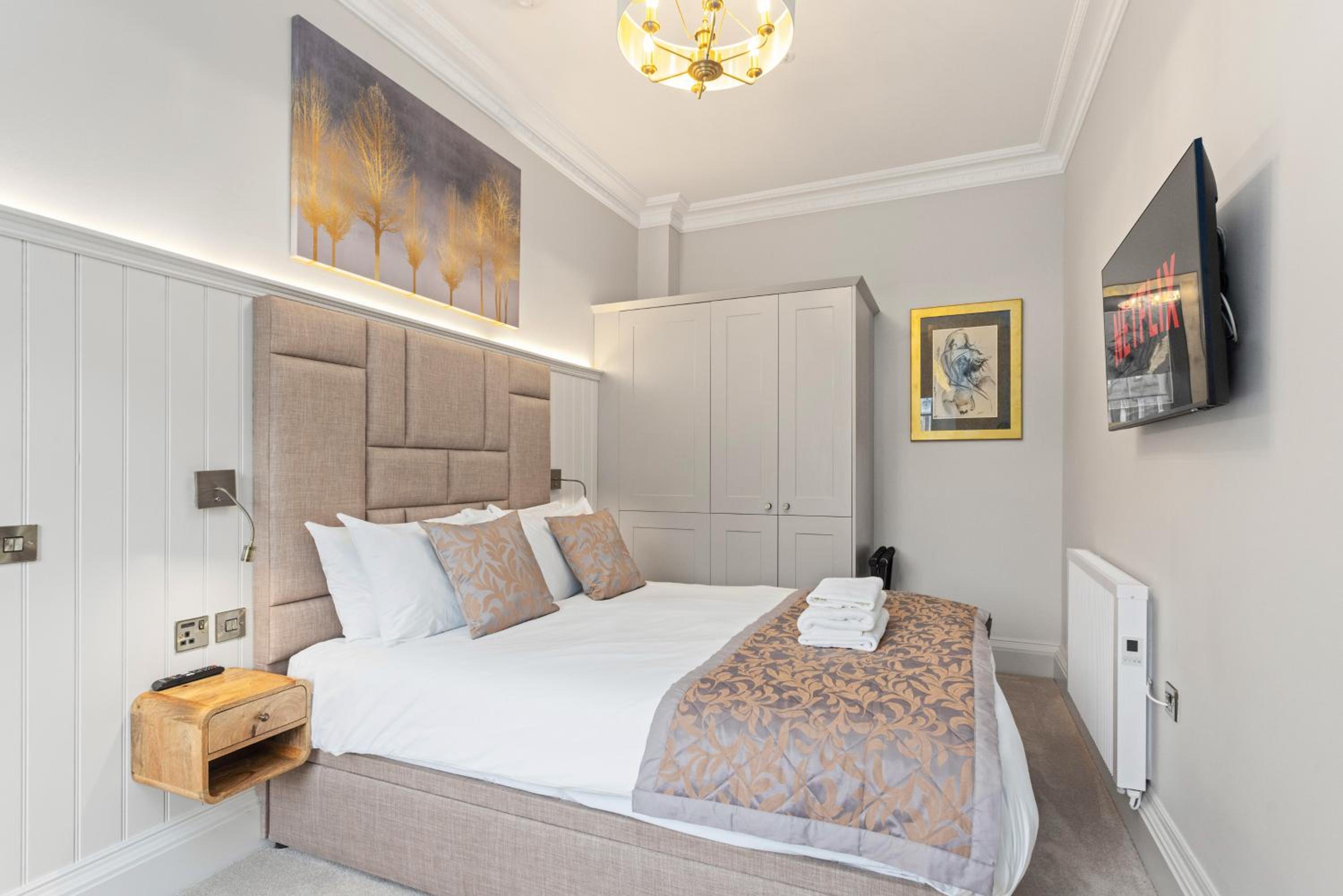 Prime Central Edinburgh 1 bed
