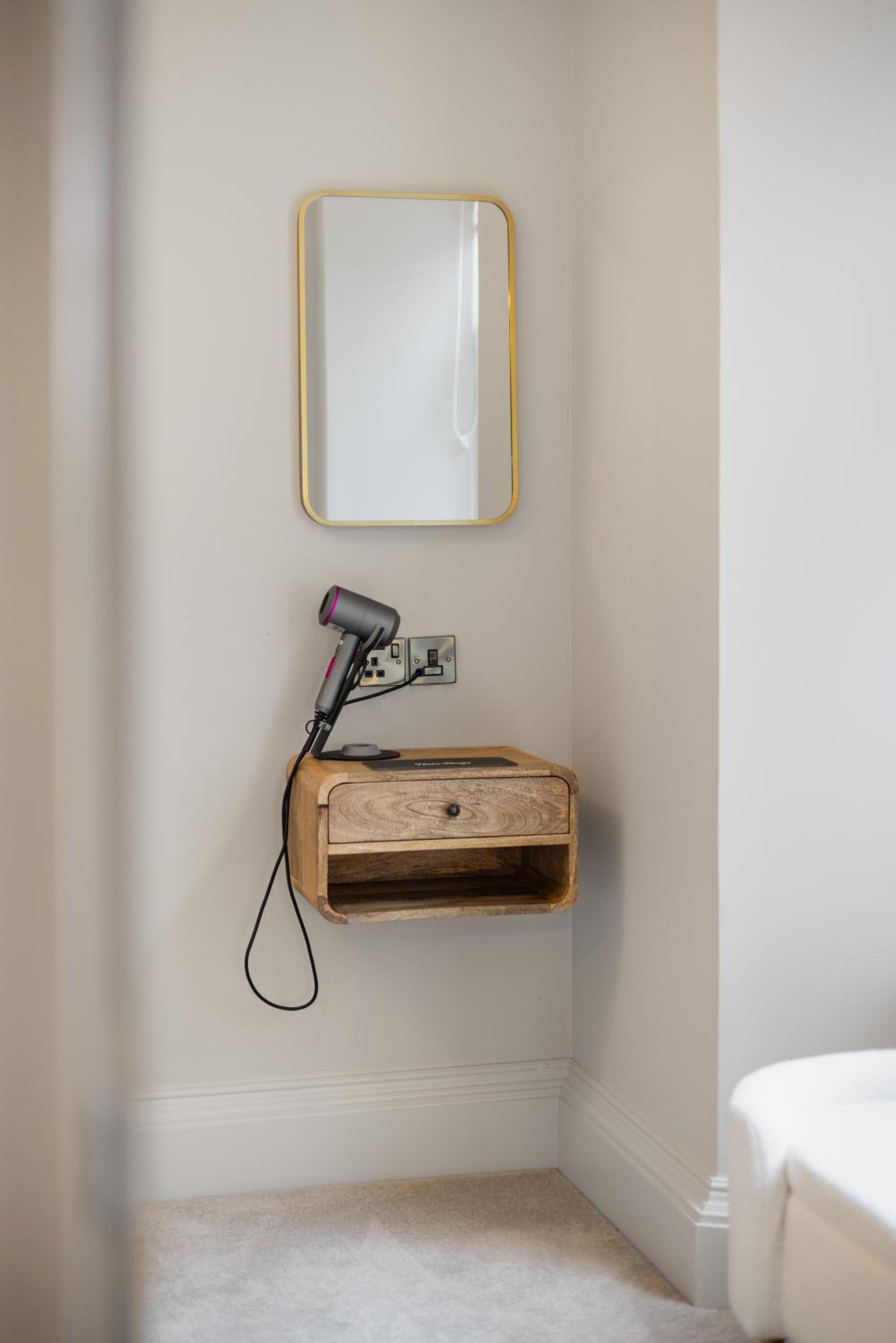 Prime Central Edinburgh 1 bed