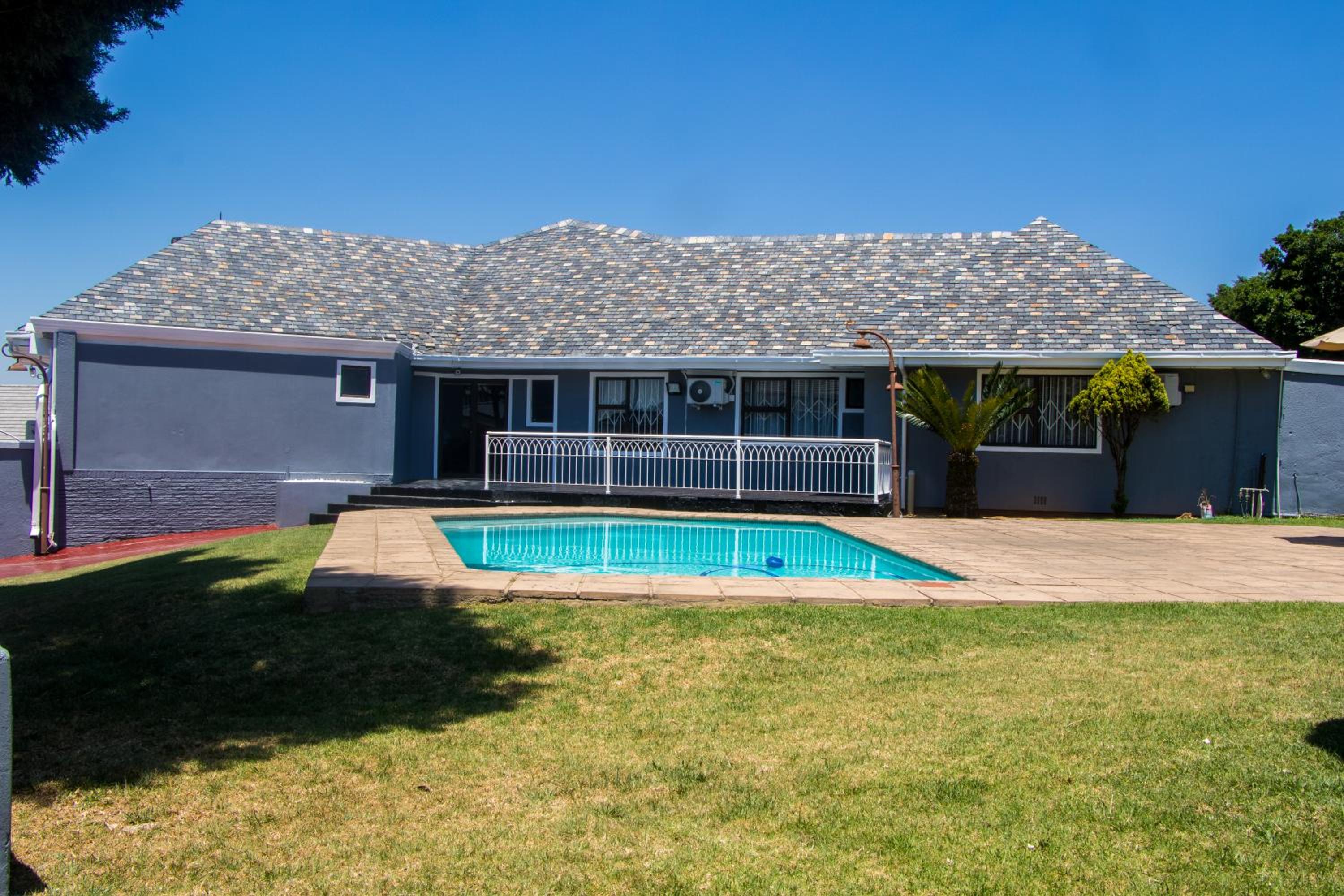 Ogans Guest Villa 21 Elizabeth avanue linmeyer jhb