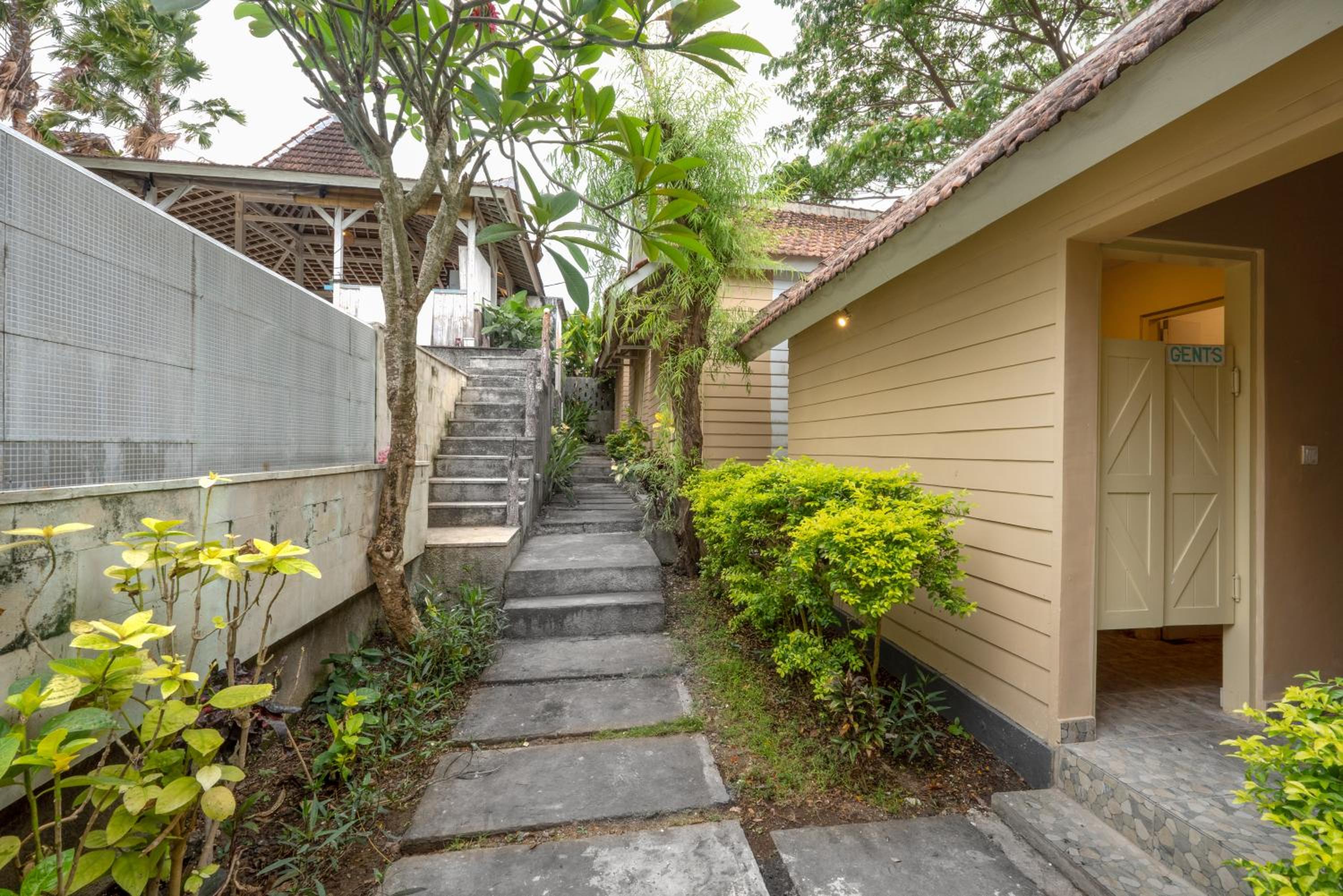 Lucky Hostel Canggu