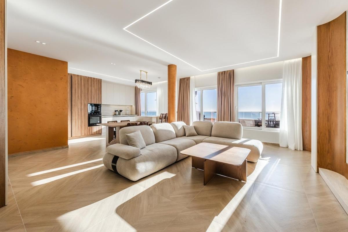 The Ultimate Jacuzzi Penthouse by PS
