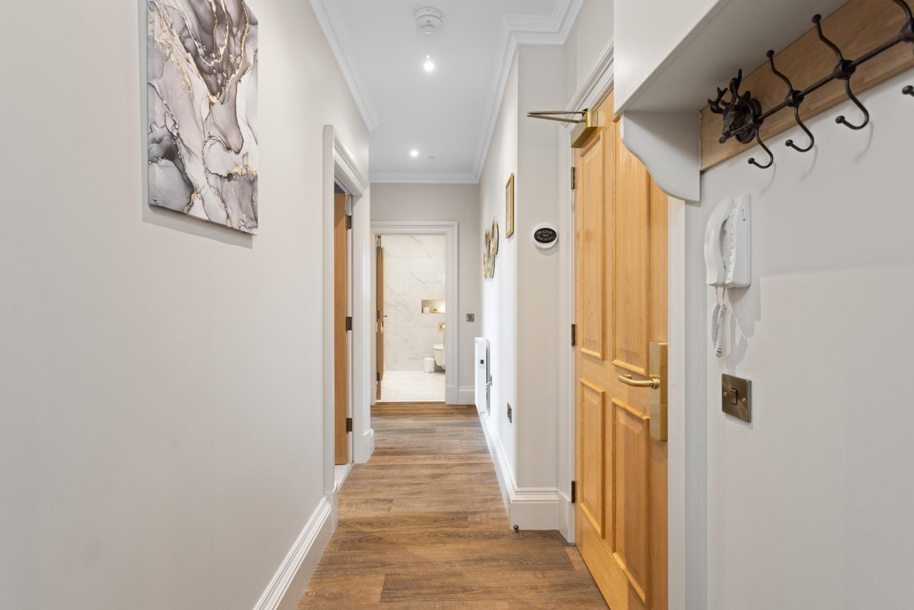 Prime Central Edinburgh 2 bed