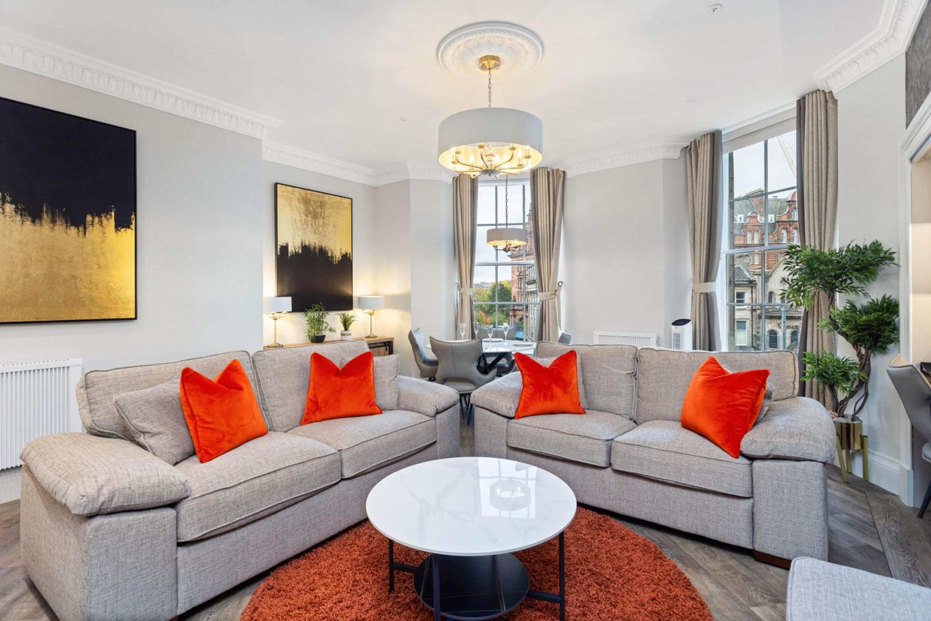 Prime Central Edinburgh 2 bed