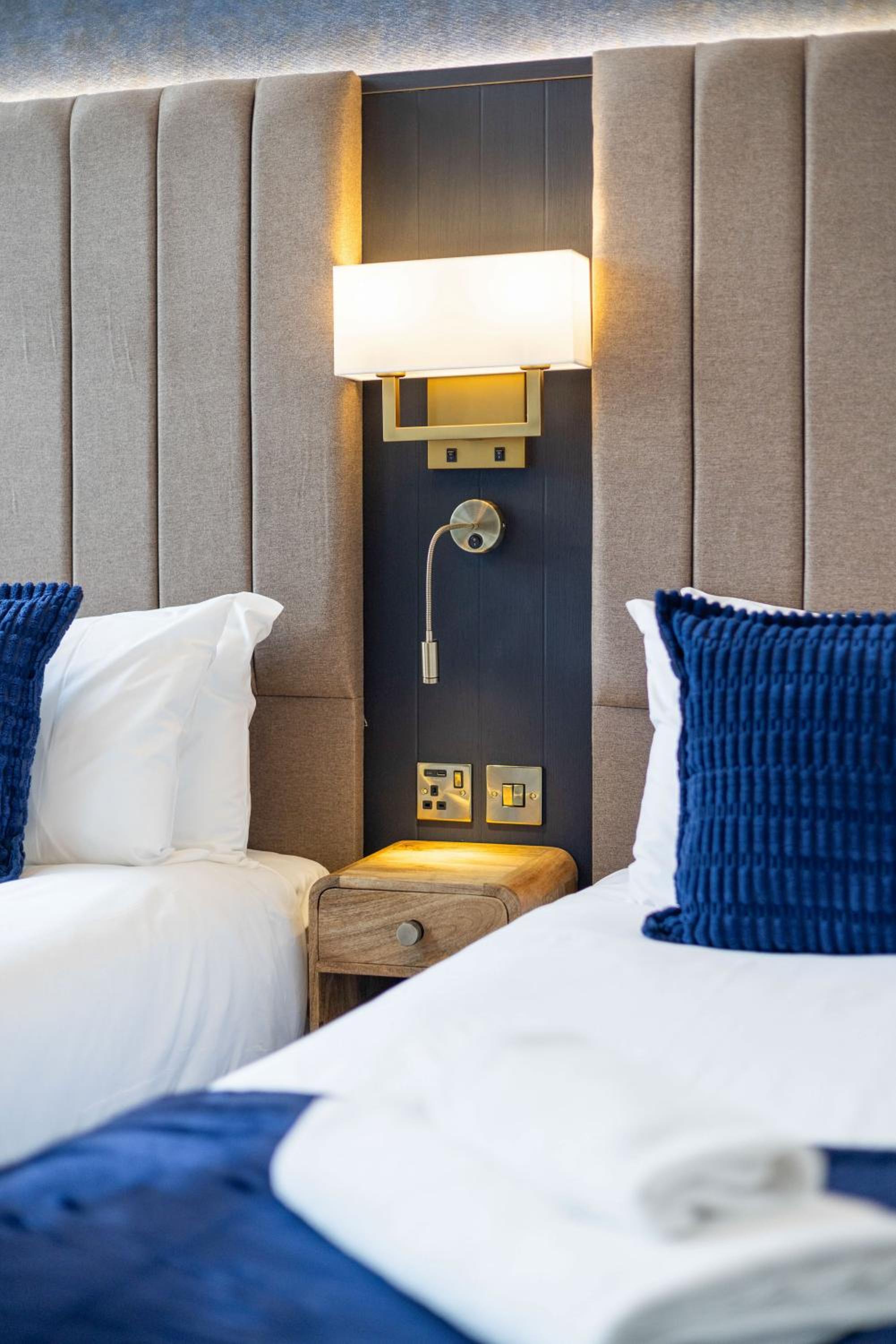 Prime Central Edinburgh 2 bed