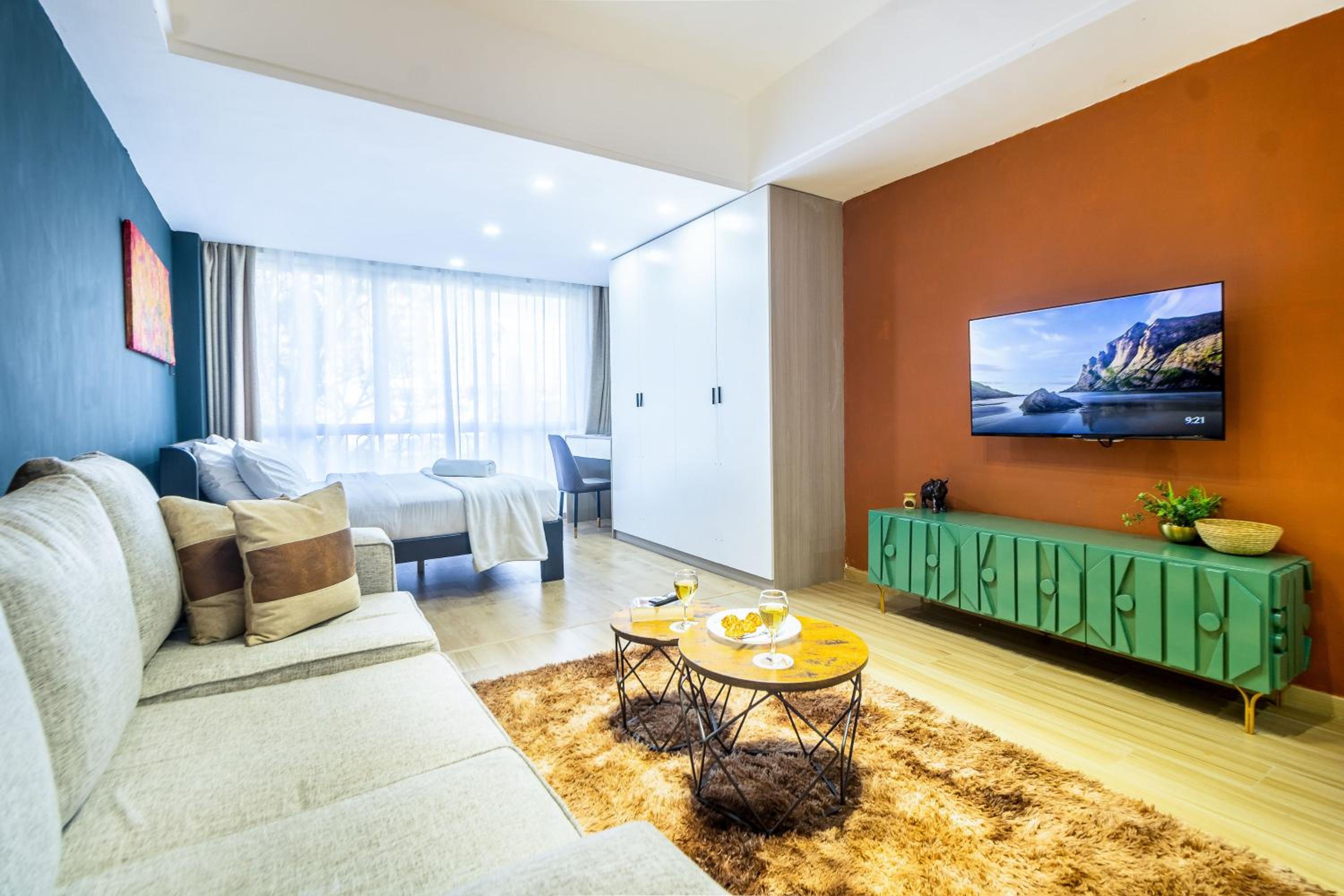 Luxe Studio with pool, gym and work space