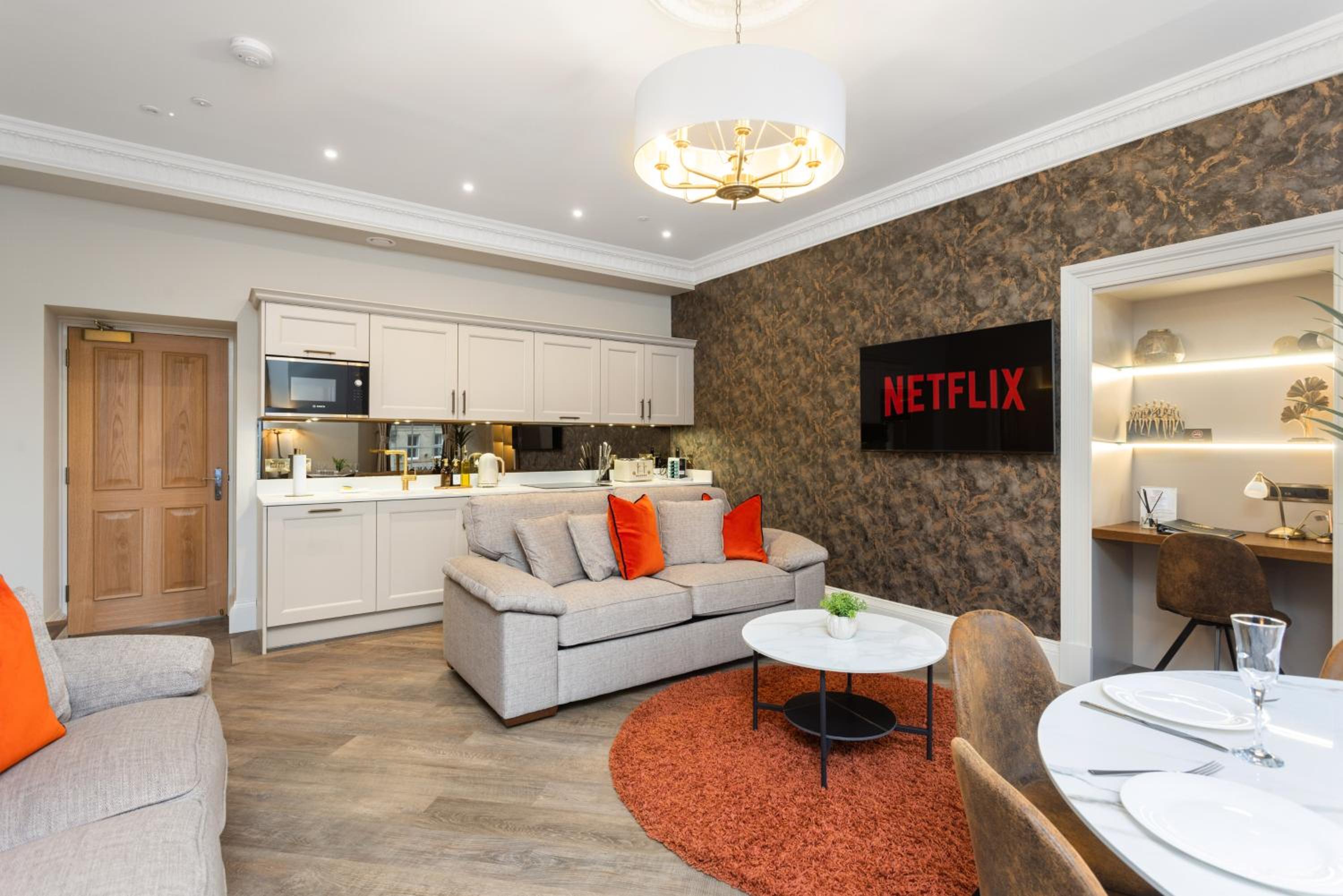 Prime Central Edinburgh 3 bed