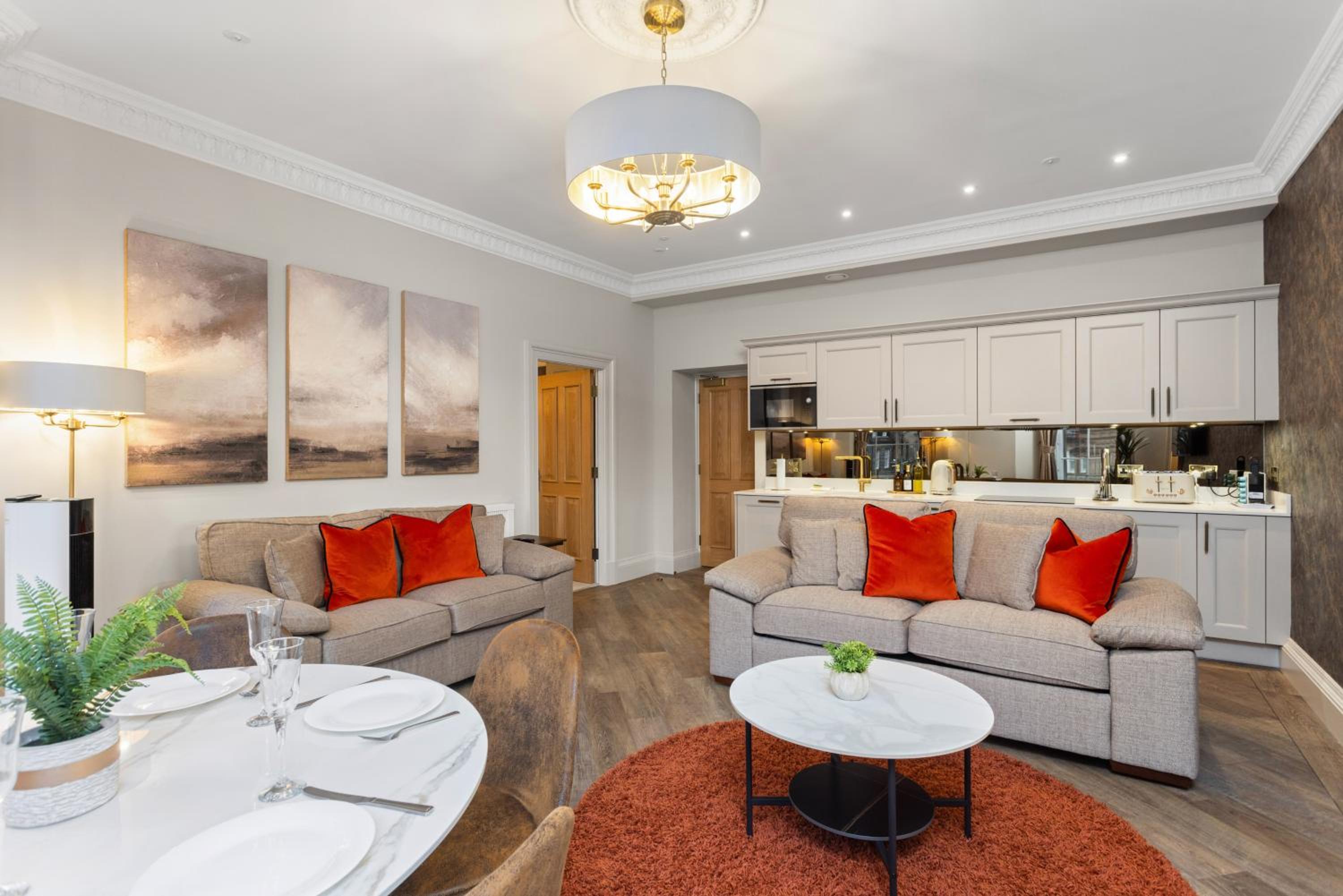 Prime Central Edinburgh 3 bed