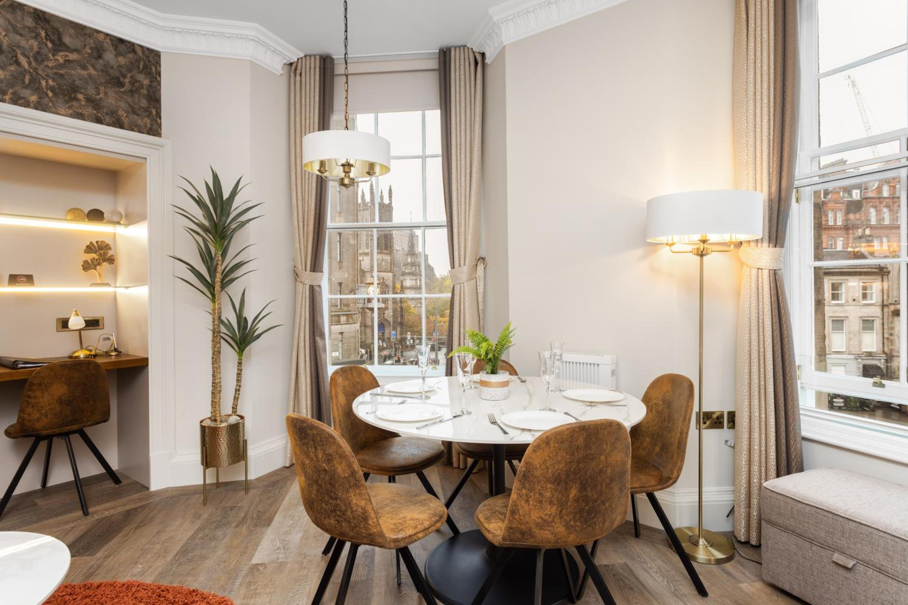 Prime Central Edinburgh 3 bed
