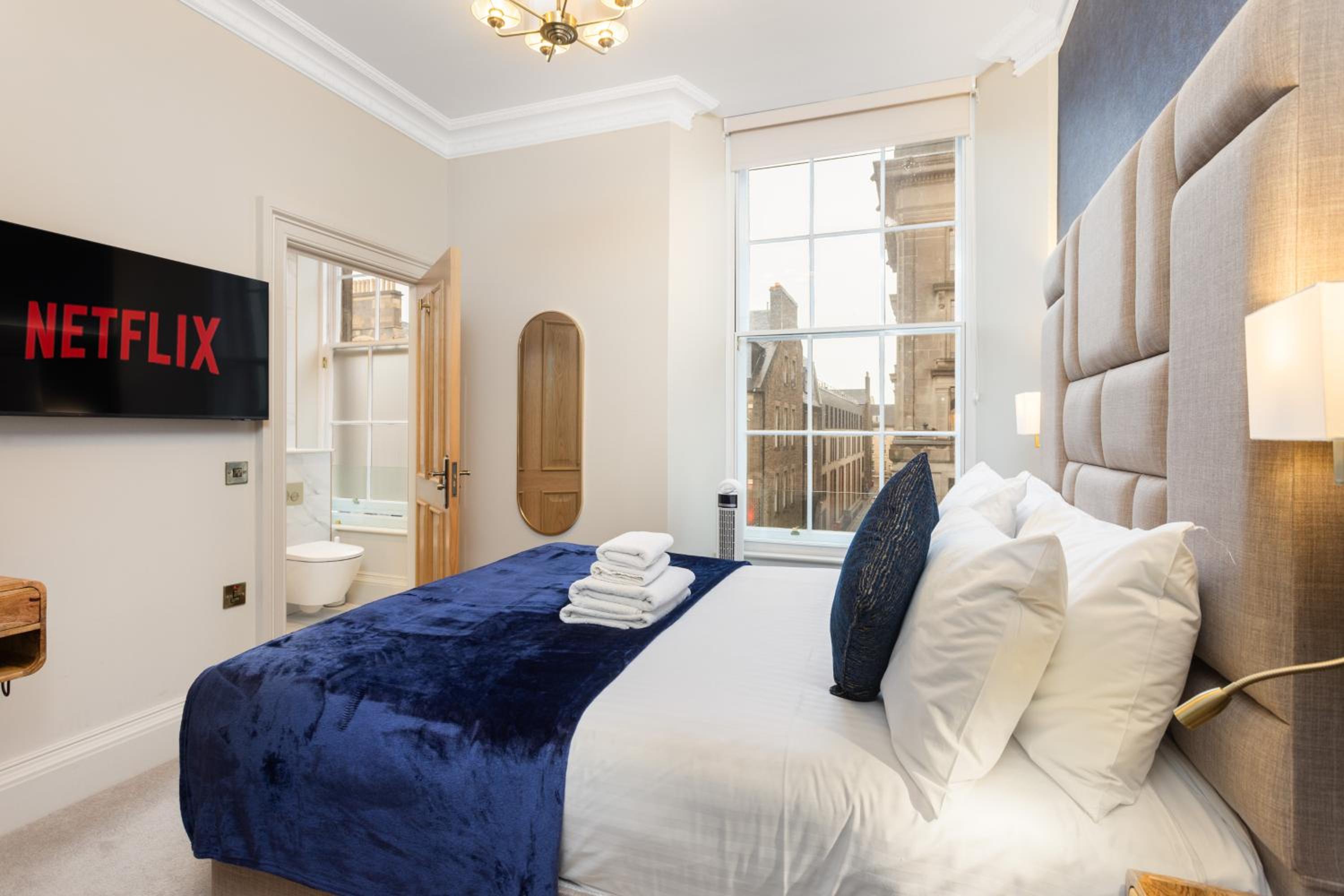 Prime Central Edinburgh 3 bed
