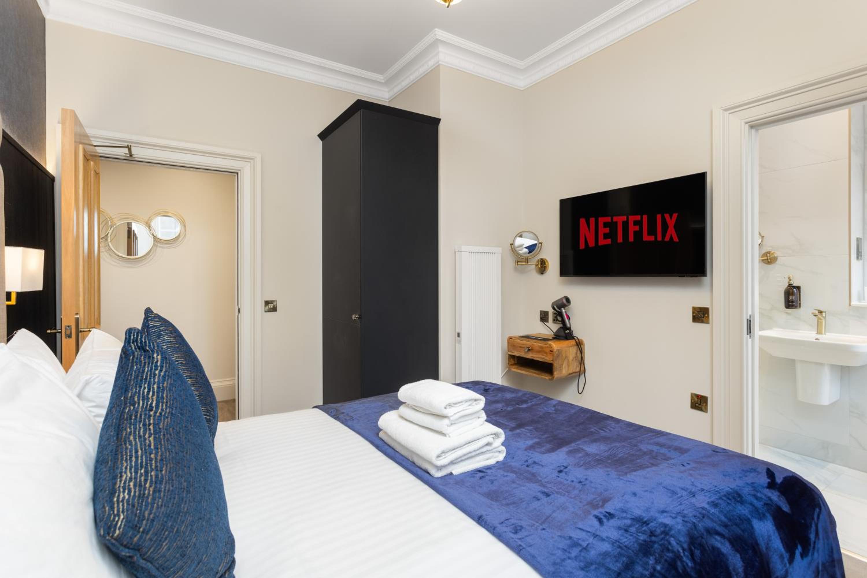 Prime Central Edinburgh 3 bed