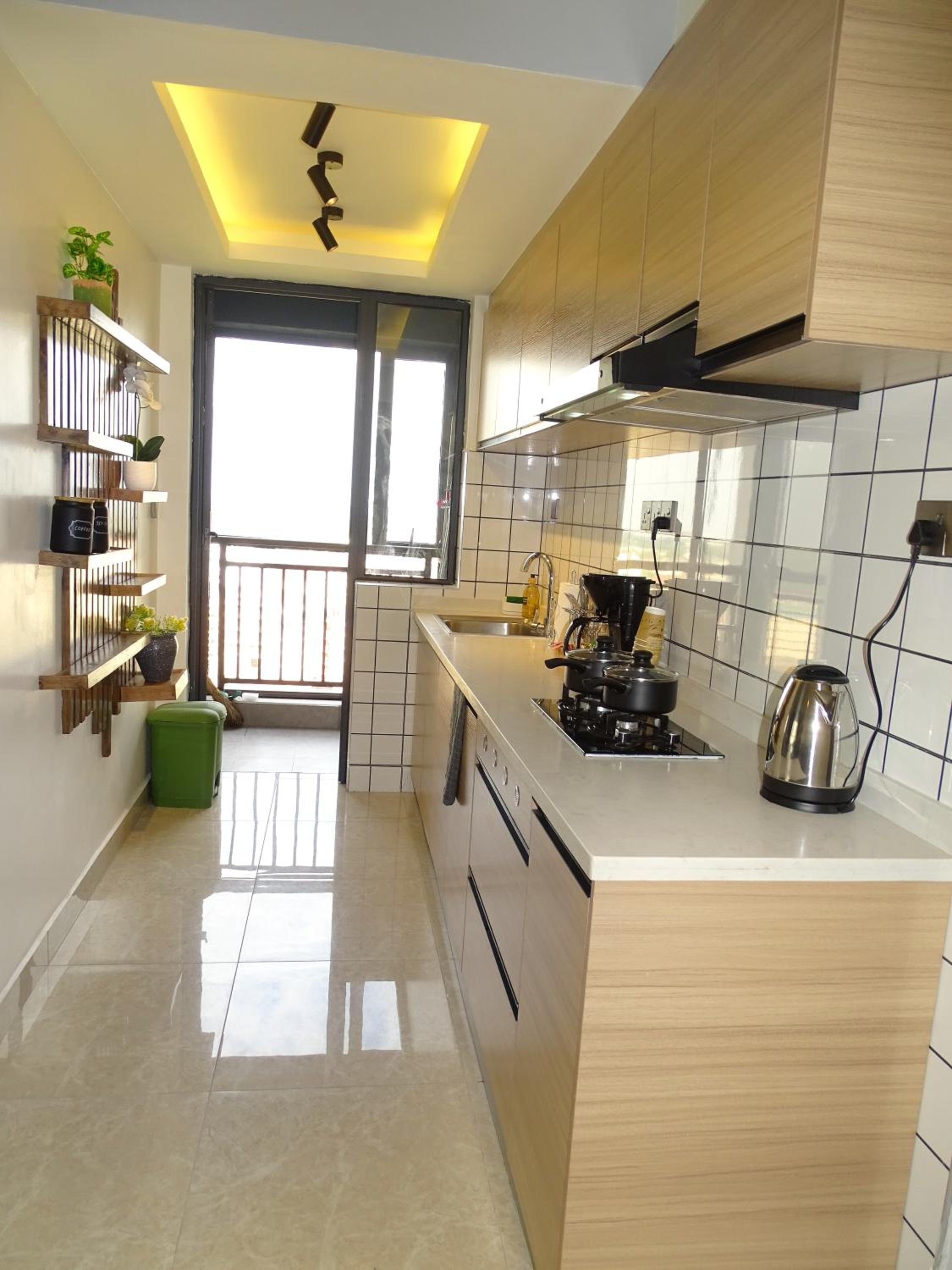 Cozy Top-Floor Apartment with Balcony & City Views near United Nations Office
