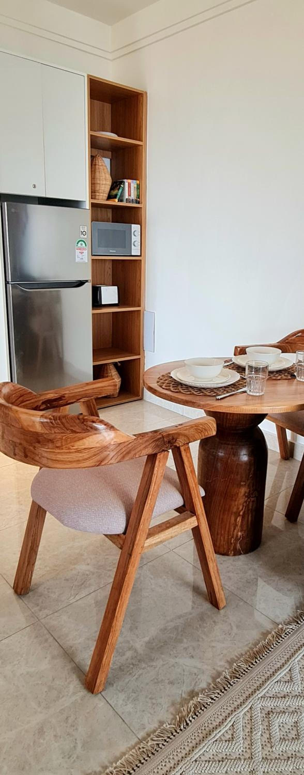 Cozy Top-Floor Apartment with Balcony & City Views near United Nations Office
