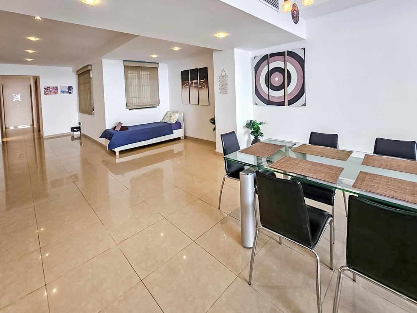 Large Seafront 3-Bedroom Apartment in Sliema with Stunning Views and Parking SV 5