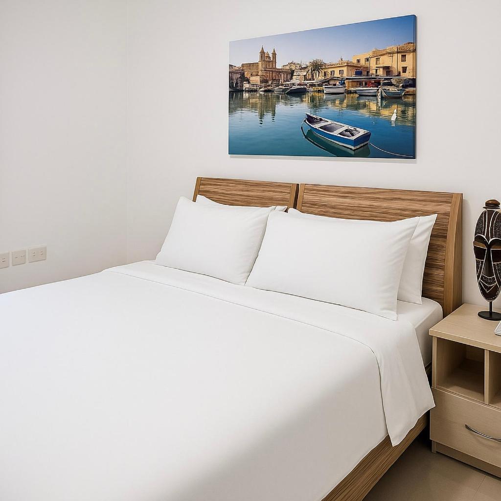 Large Seafront 3-Bedroom Apartment in Sliema with Stunning Views and Parking SV 5