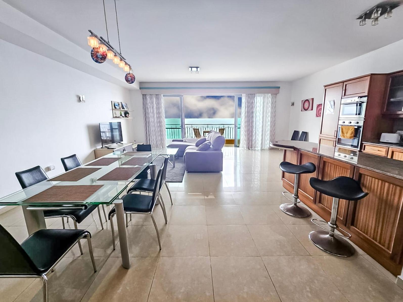 Large Seafront 3-Bedroom Apartment in Sliema with Stunning Views and Parking SV 5