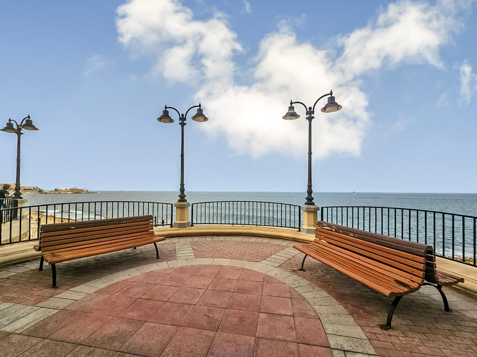 Large Seafront 3-Bedroom Apartment in Sliema with Stunning Views and Parking SV 5