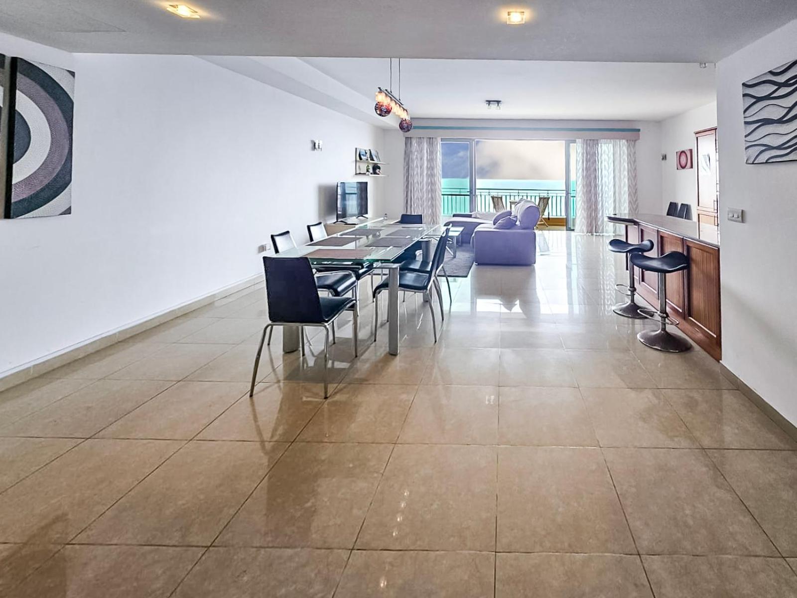 Large Seafront 3-Bedroom Apartment in Sliema with Stunning Views and Parking SV 5