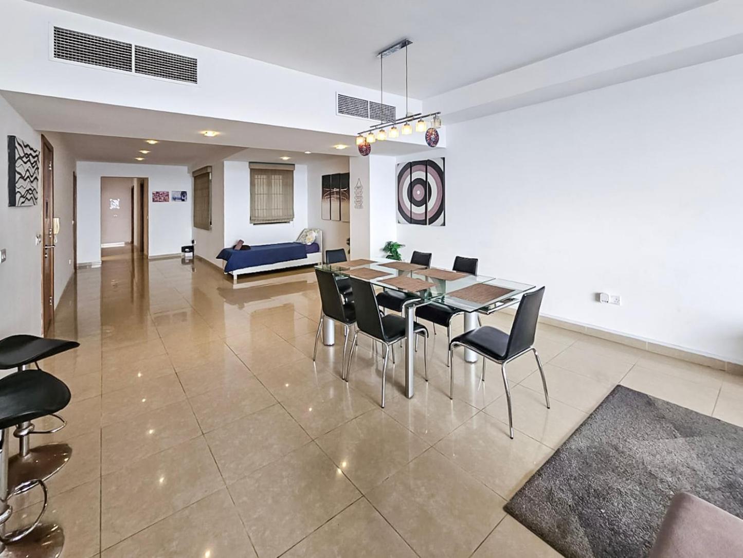 Large Seafront 3-Bedroom Apartment in Sliema with Stunning Views and Parking SV 5