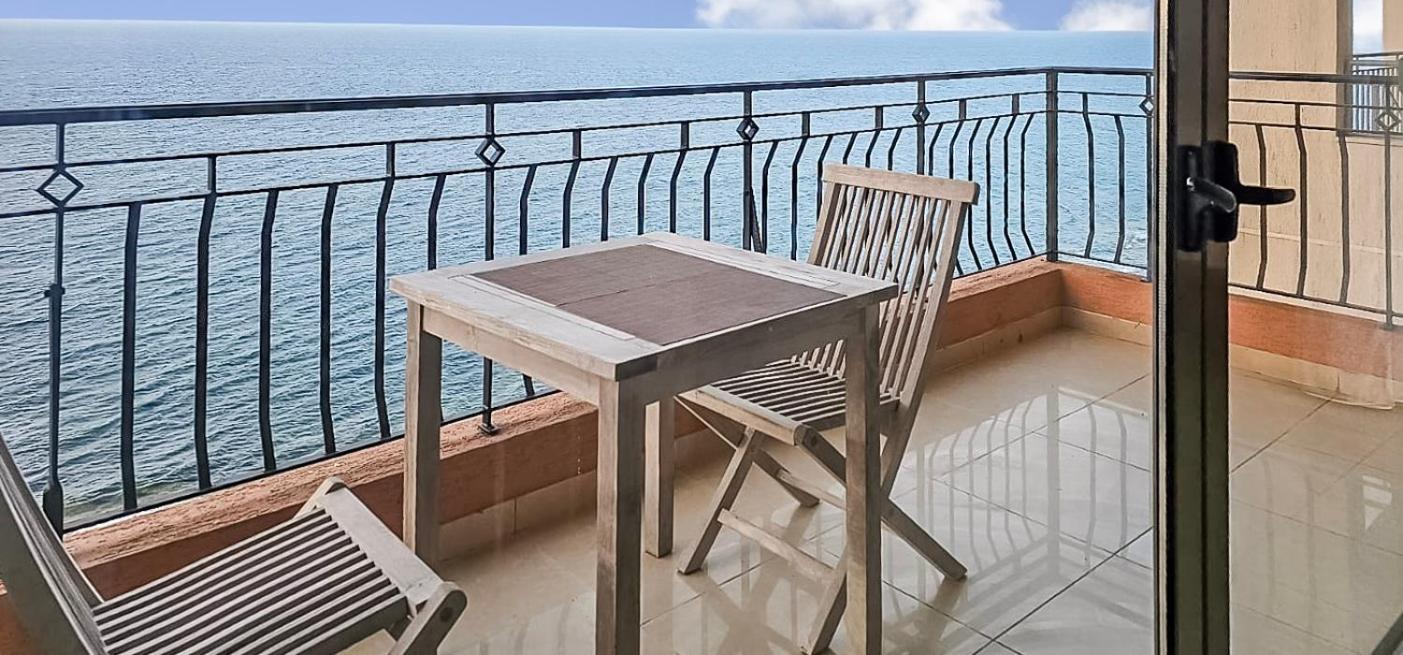 Large Seafront 3-Bedroom Apartment in Sliema with Stunning Views and Parking SV 5