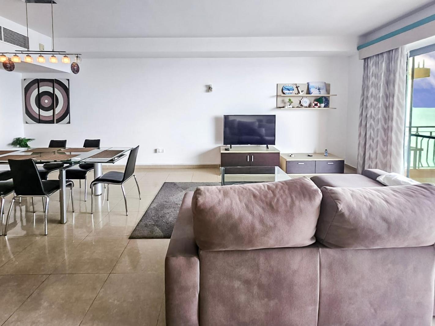 Large Seafront 3-Bedroom Apartment in Sliema with Stunning Views and Parking SV 5