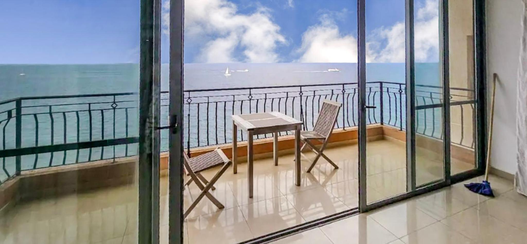 Large Seafront 3-Bedroom Apartment in Sliema with Stunning Views and Parking SV 5