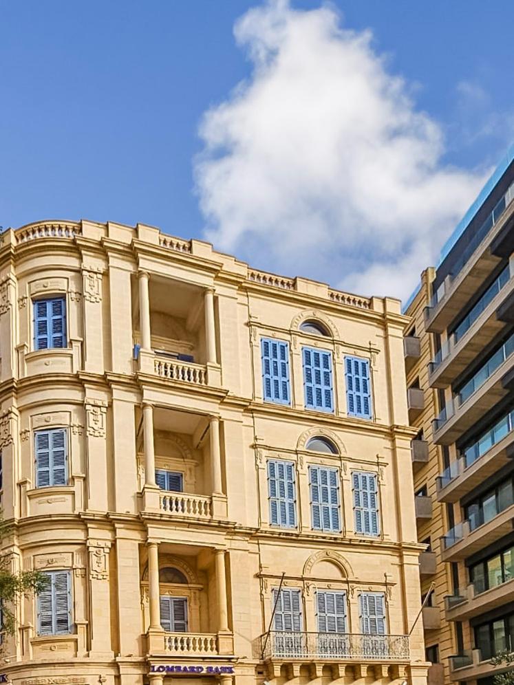 Large Seafront 3-Bedroom Apartment in Sliema with Stunning Views and Parking SV 5